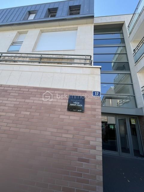 VUE EXTERIEUR DE L'IMMEUBLE.jpg