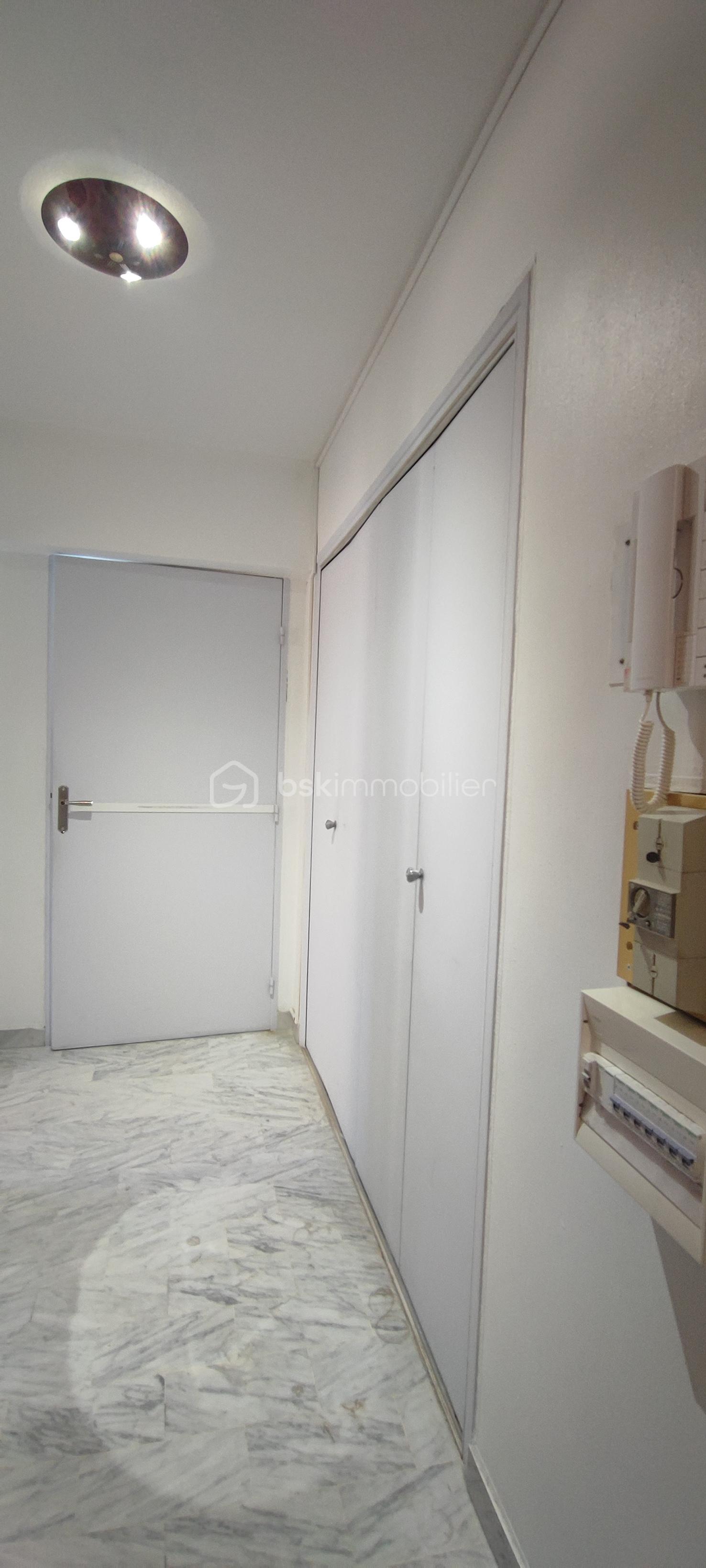 Appartement de 31 m² - reitlinger couloir.jpg