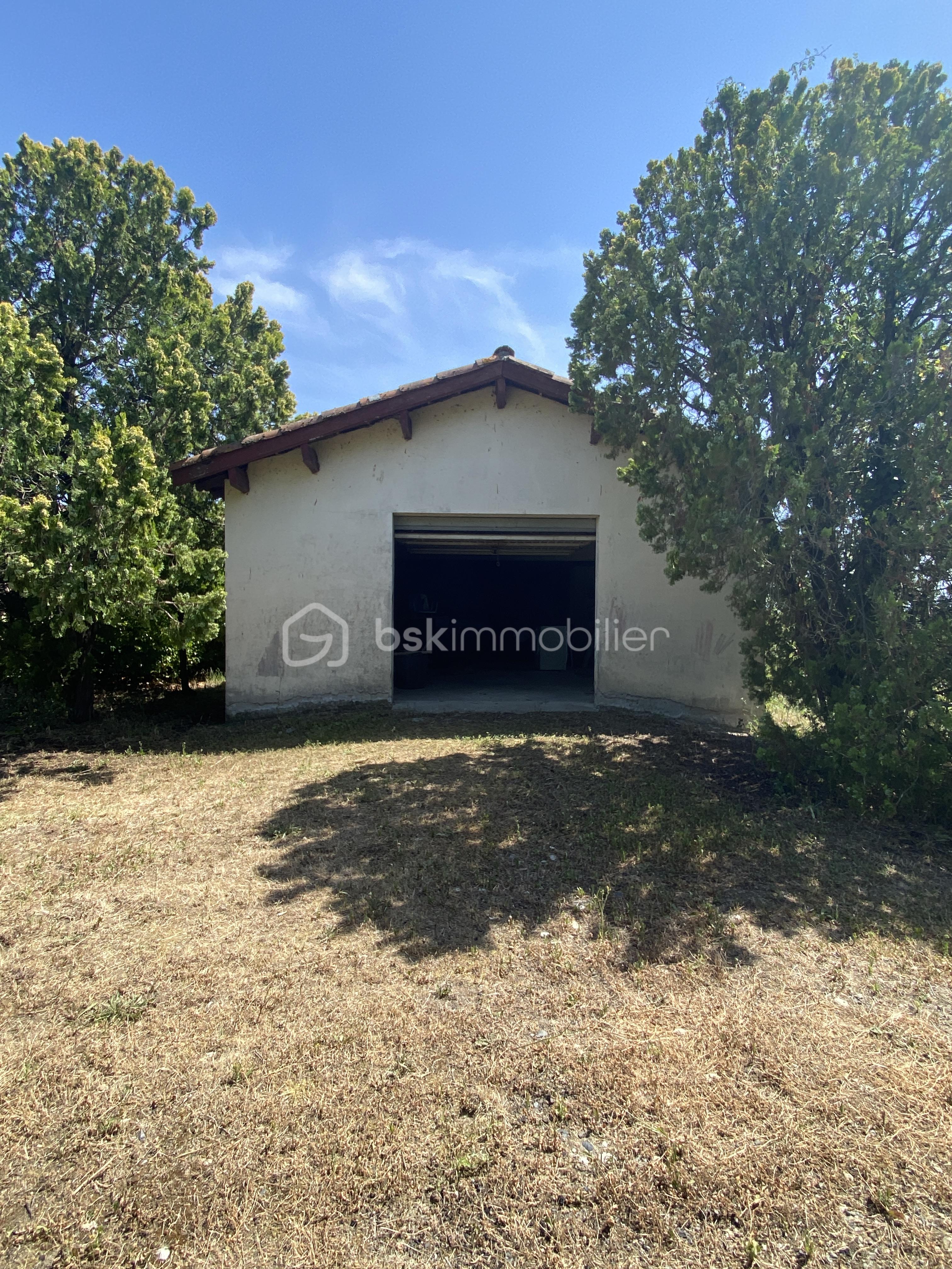 07- GARAGE.JPG