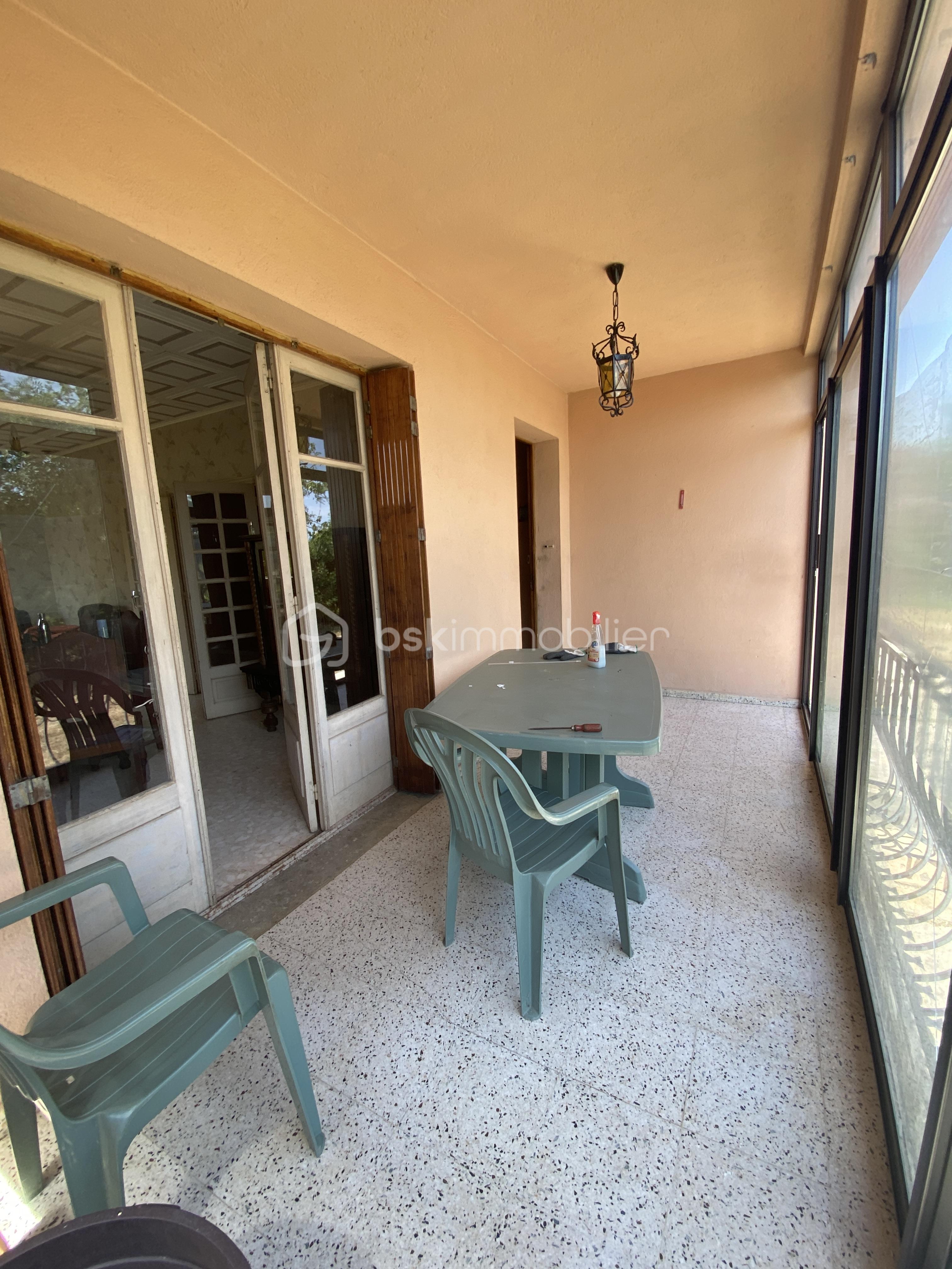06- VERANDA.JPG