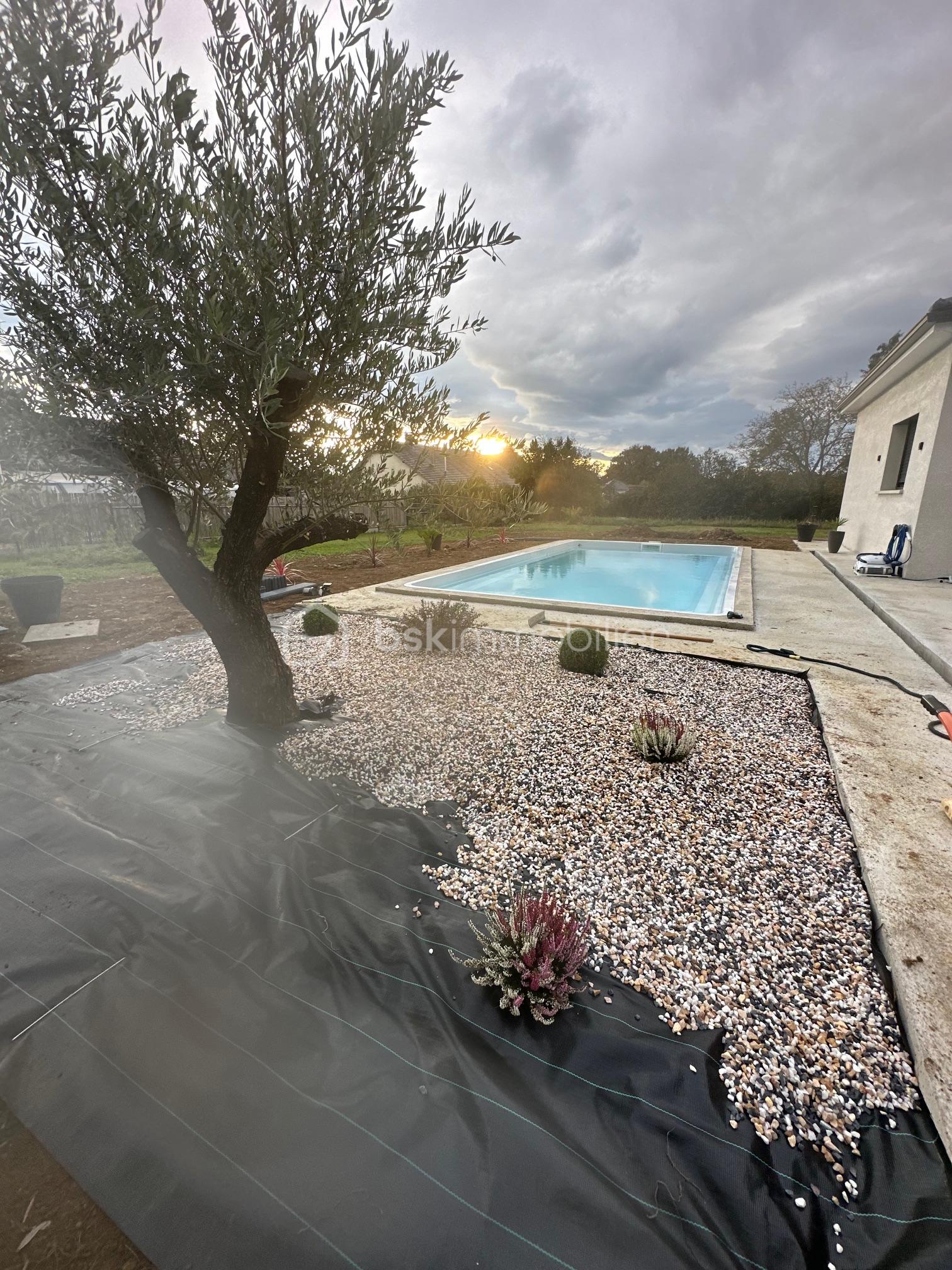 Maison de 121 m² - 72028896661__1C6324C9-6D30-489E-8931-2CEFF6CE9301.jpg