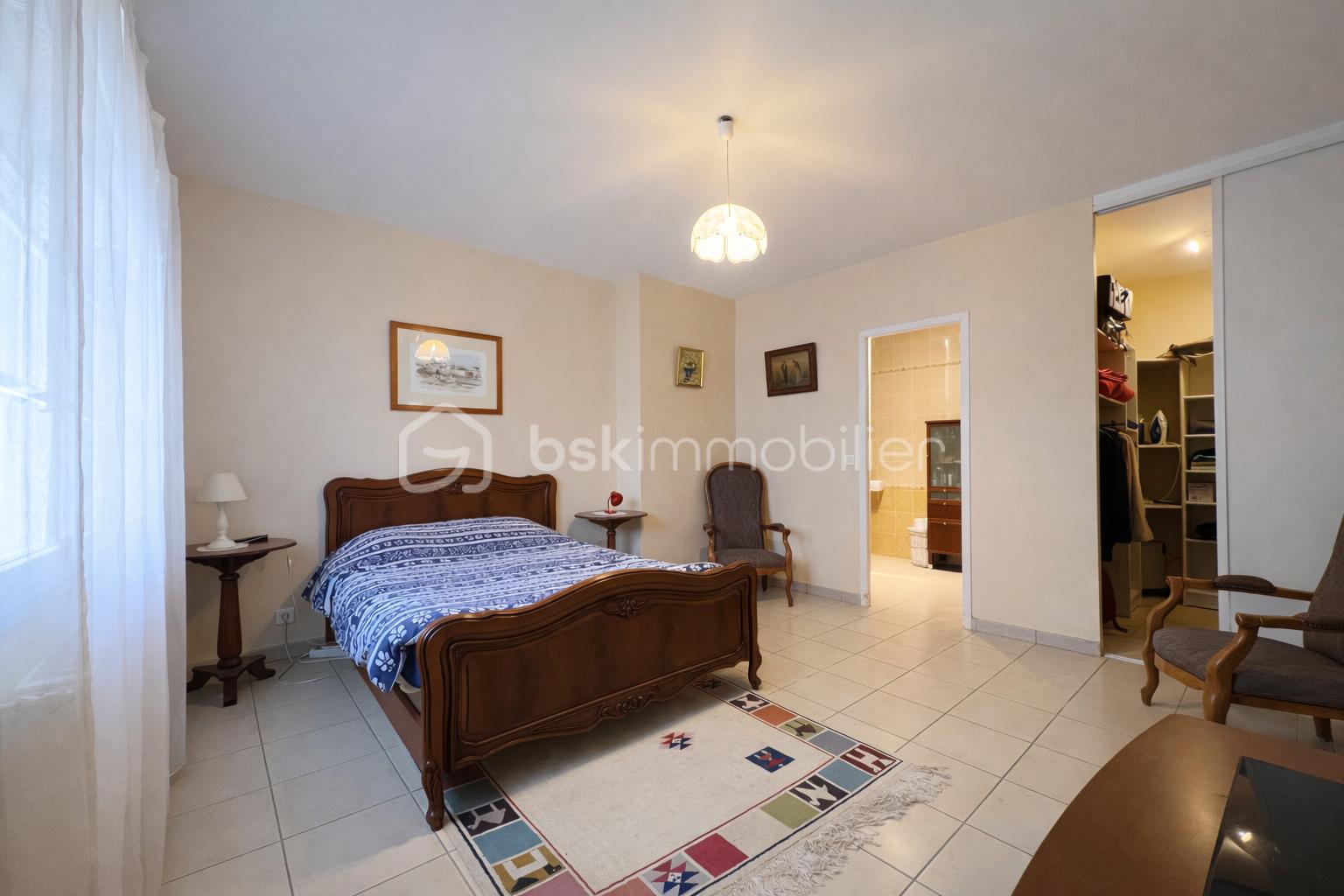 Maison de 202 m² - 4F0DA836-3DB1-46C4-A87C-DDBCCE59B592.png