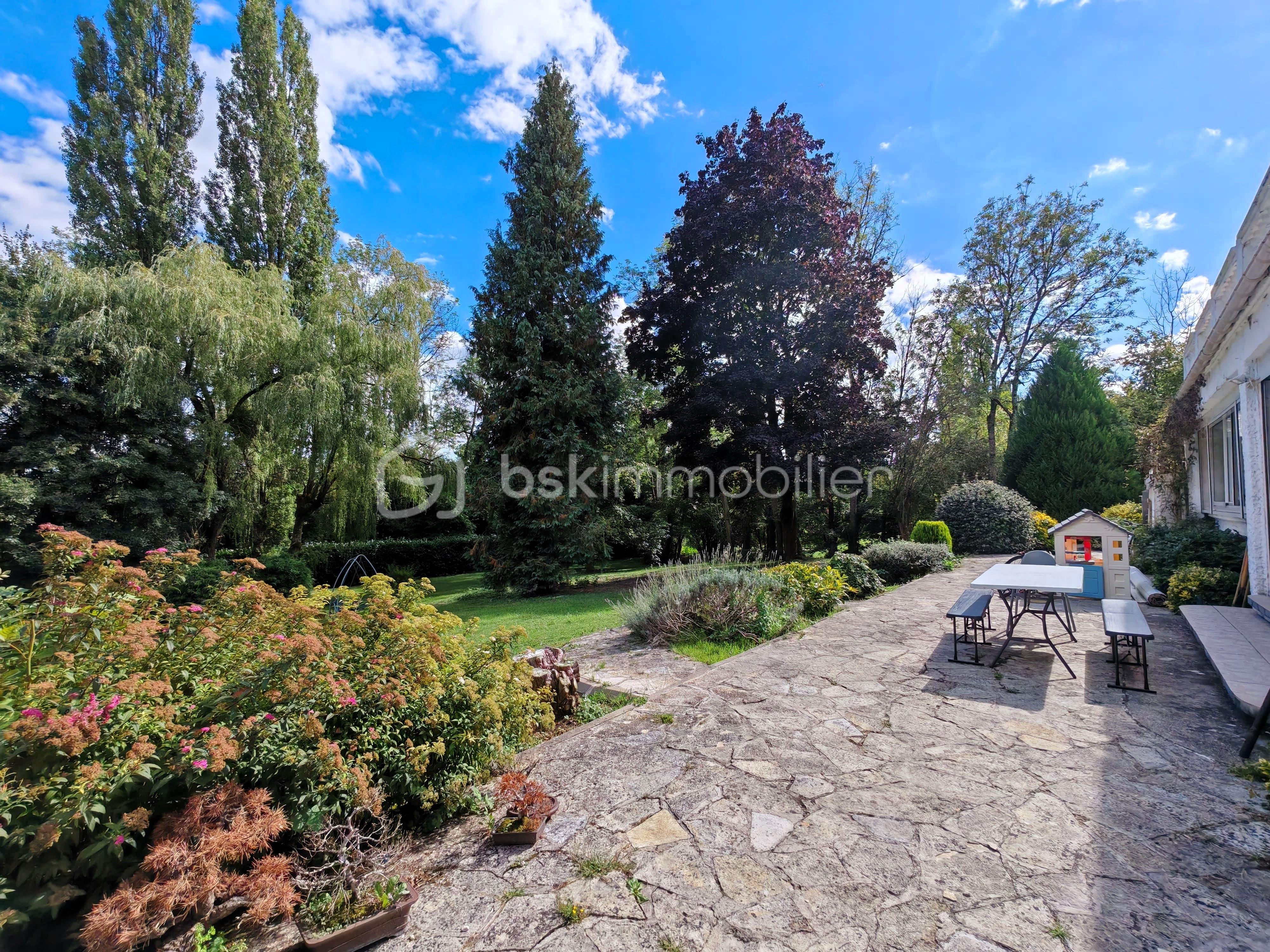 Maison de 416 m² - EXT 2.jpg