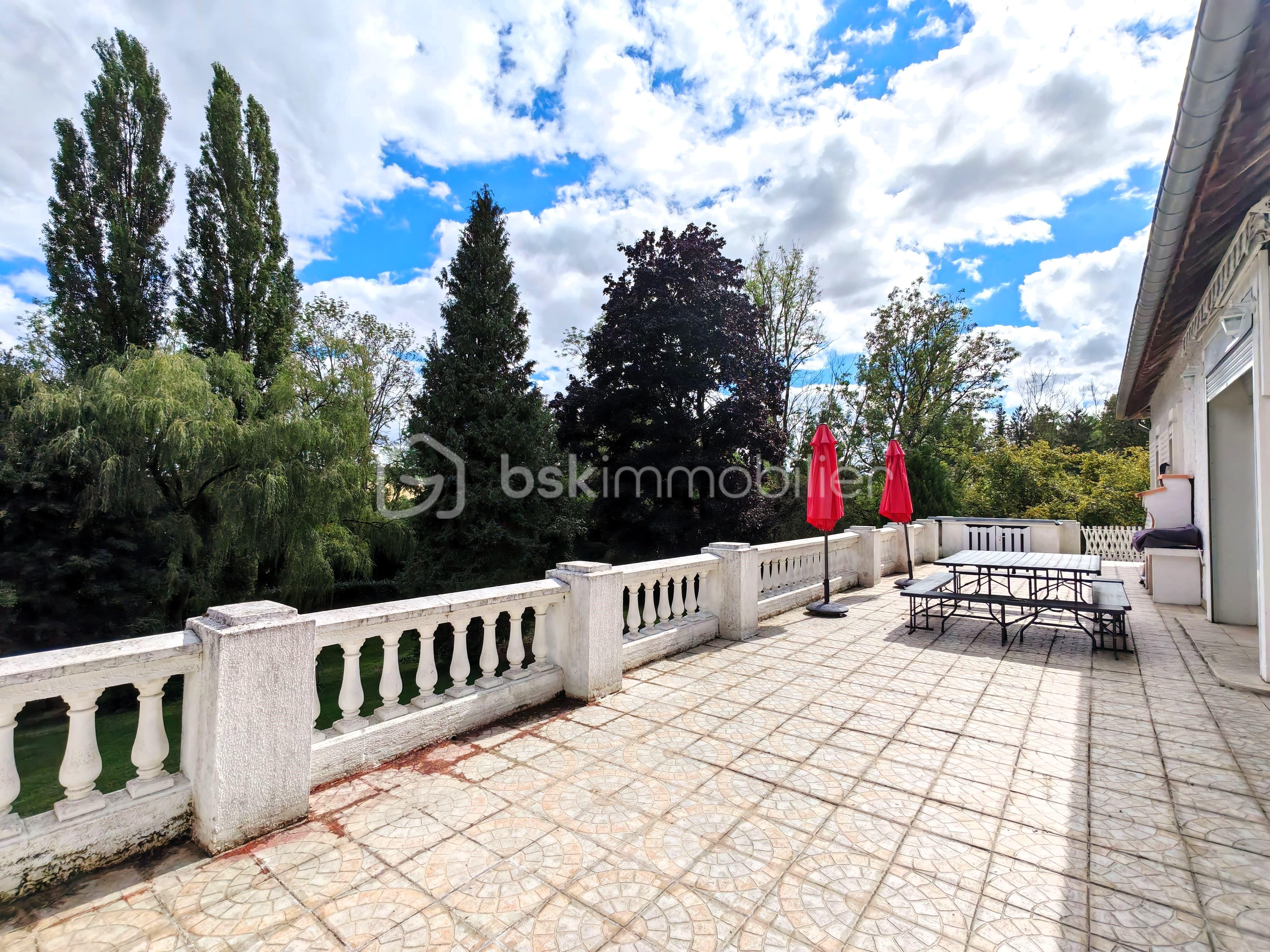 Maison de 416 m² - TERRASSE.jpg