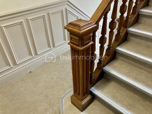 Appartement de 130 m² - wilson cage d'escalier poteau.jpg