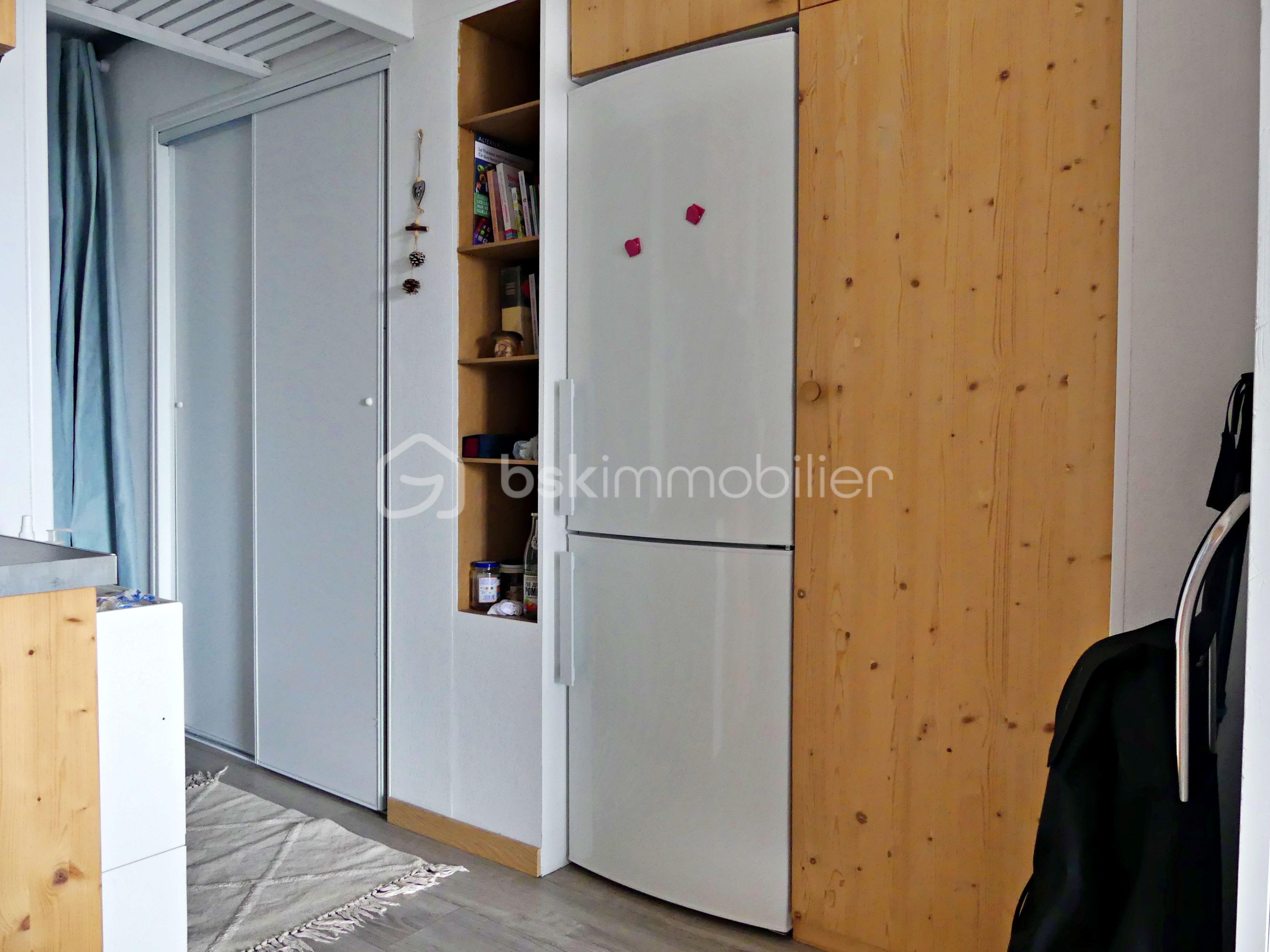Appartement de 27 m² - Coin rangement frigo 2.JPG