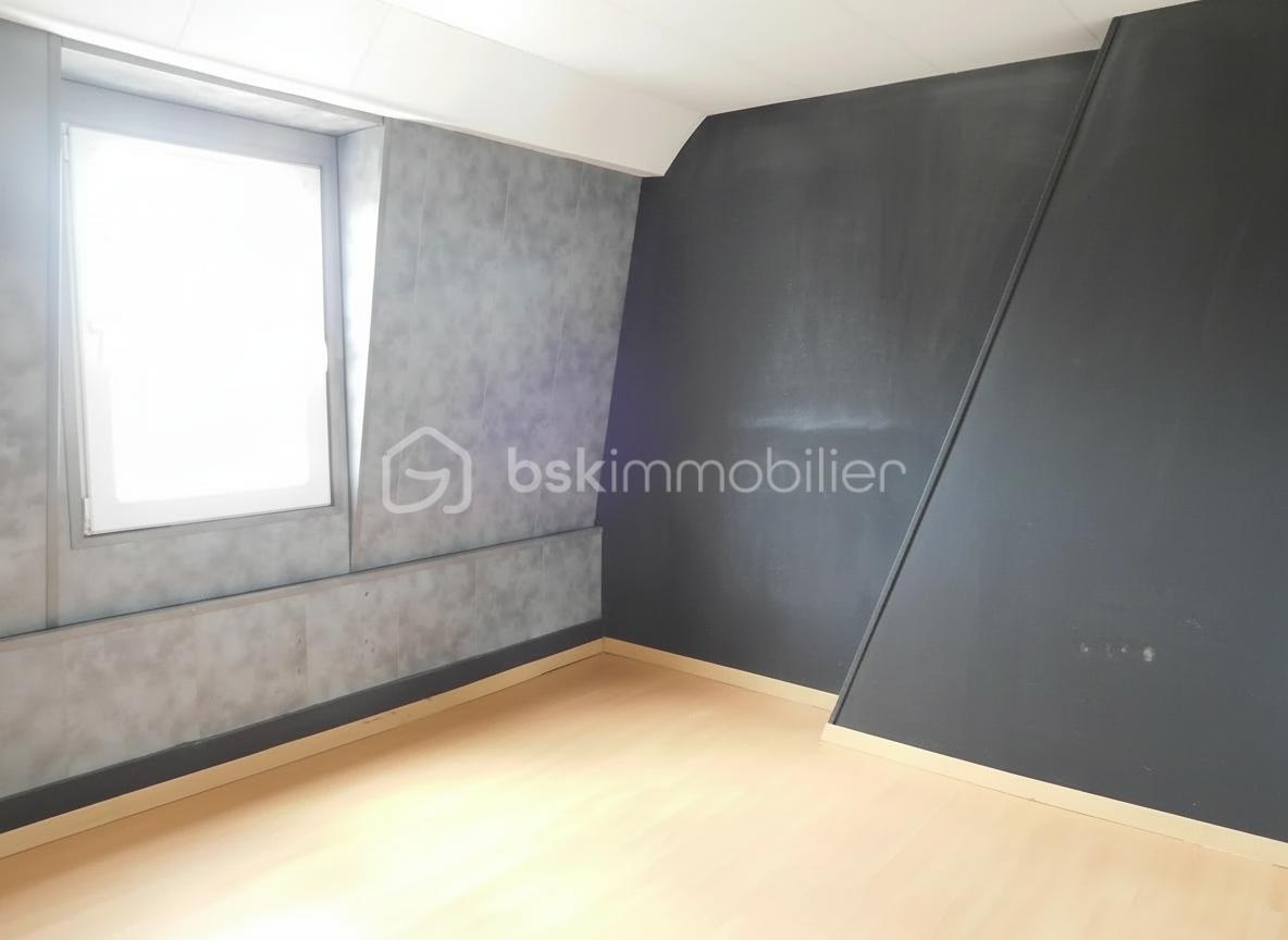 2EME CHAMBRE VIDE COMINES 145K€.jpg
