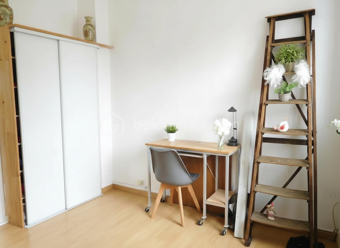 BUREAU COMINES 145K€.jpg