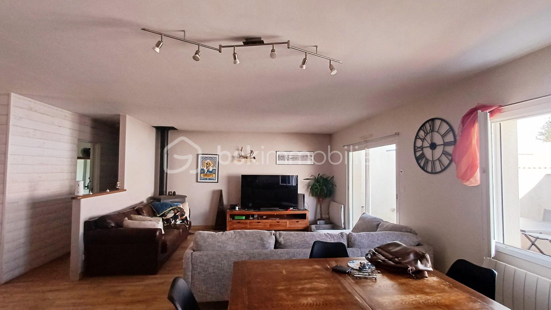 f30de42b-d36d-4281-b1c4-9643ffc8fde5.jpg