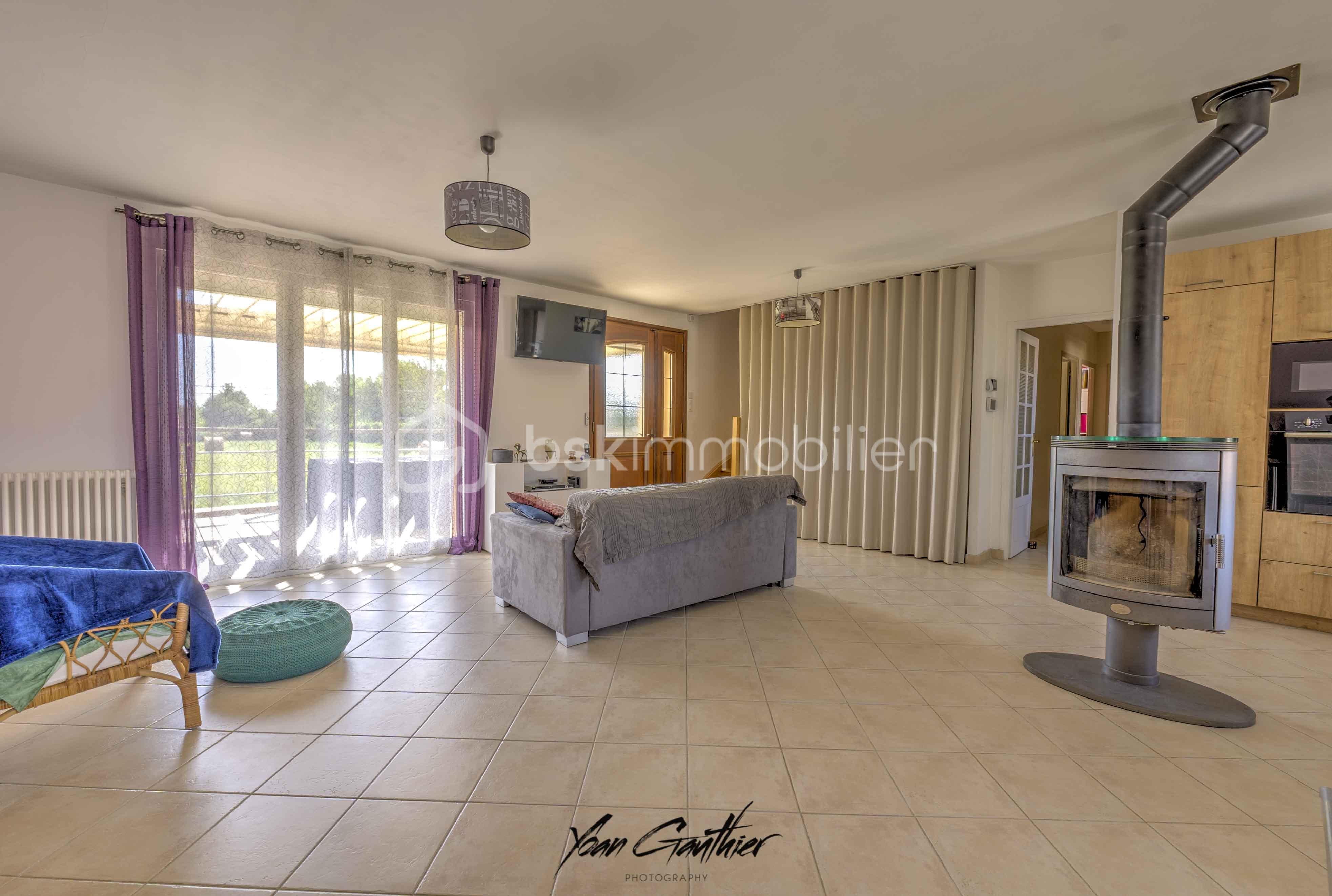 YG100513_4_5_6_7_Interieur 3.jpg