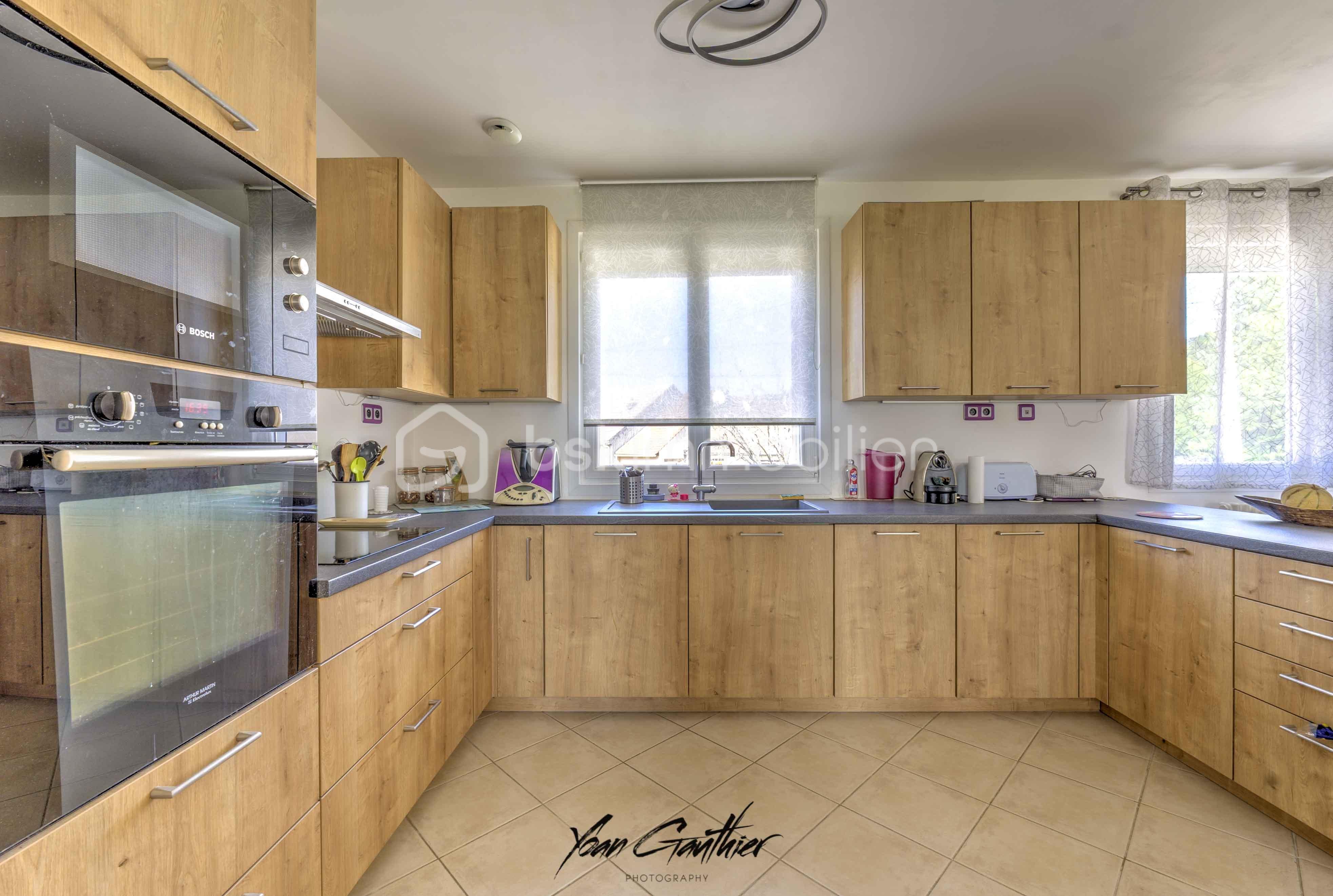 YG100503_4_5_6_7_Interieur 3.jpg