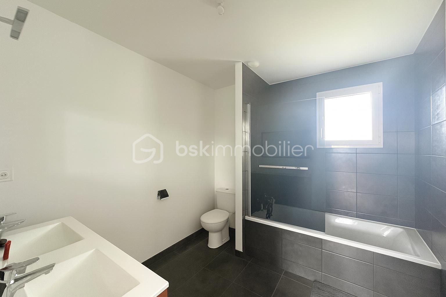 Maison contemporaine de 94 m² - 445498C7-8468-4B37-BA8A-4EEE0D73F747.PNG