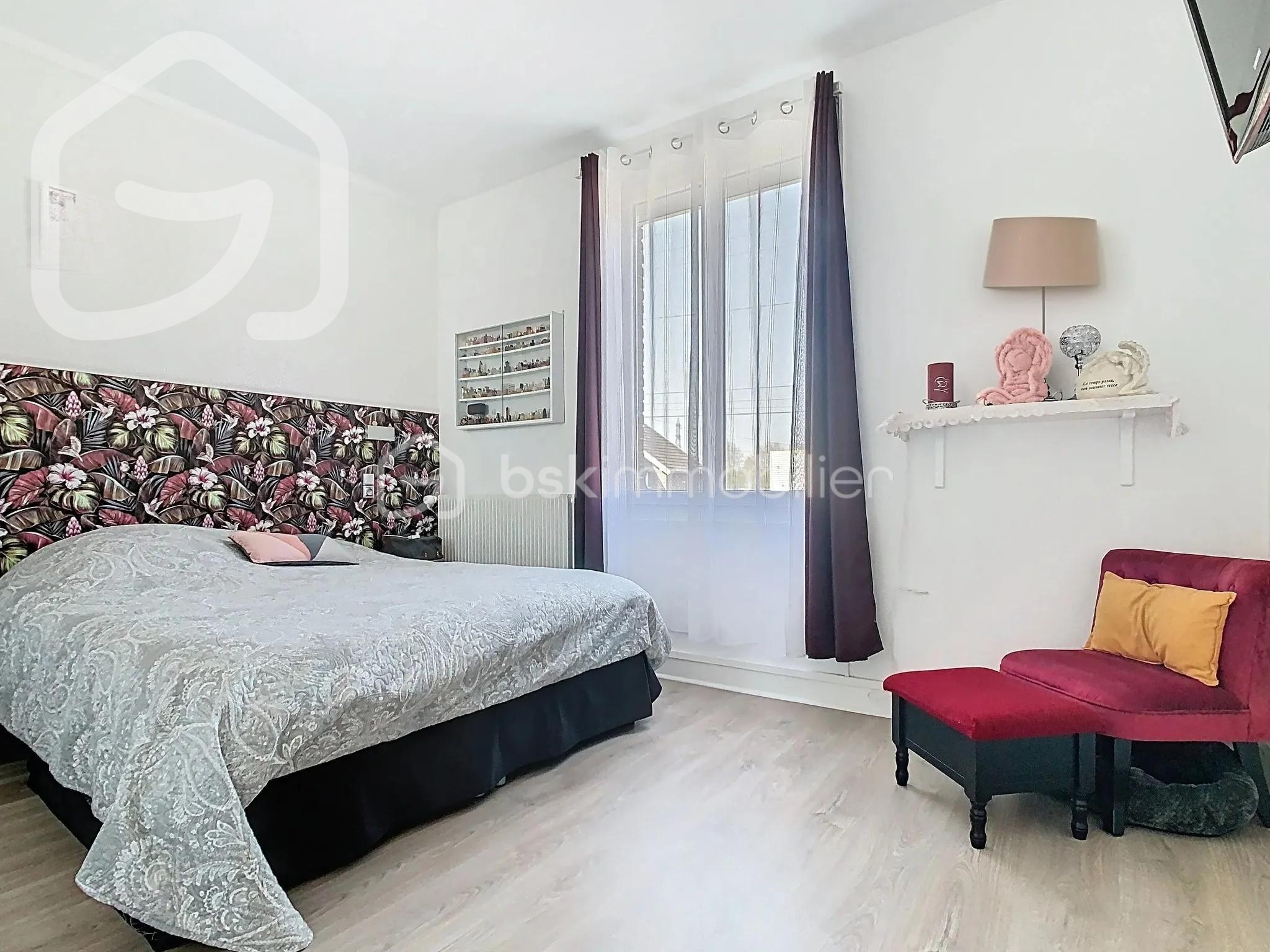 Maison en pierre de 82 m² - CHAMBRE 2.jpeg