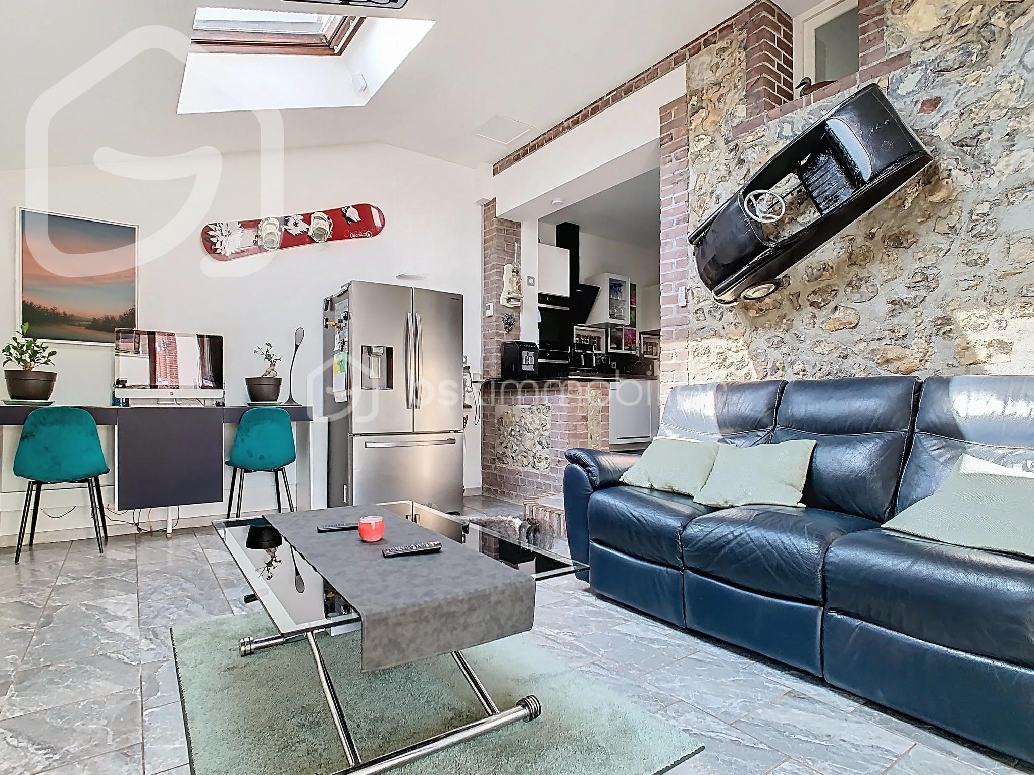 Maison en pierre de 82 m² - SALON 2.jpeg