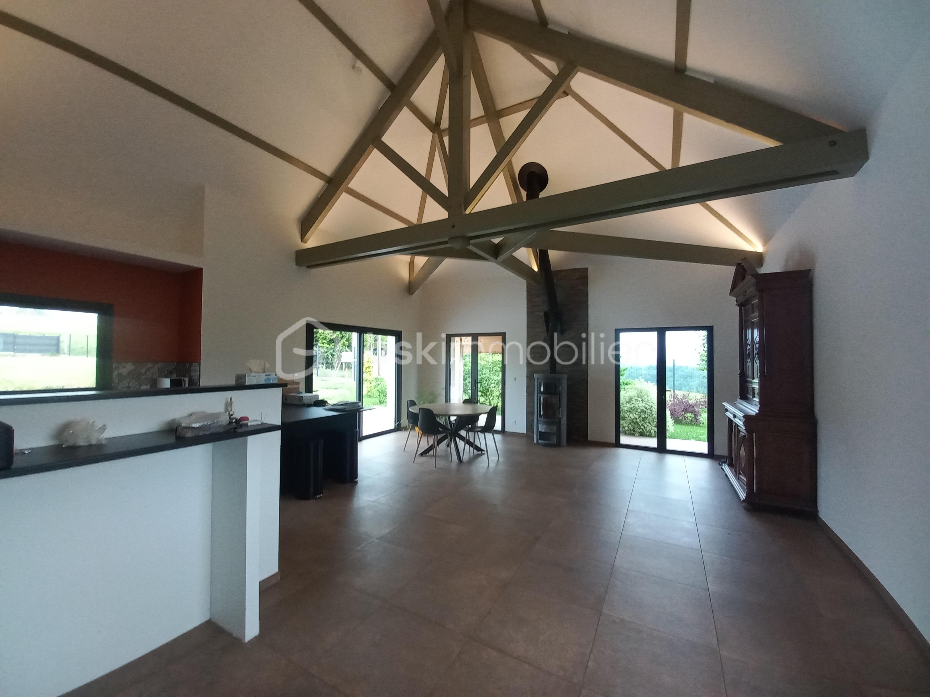 Maison traditionnelle de 220 m² - 20250519_142009 - Copie.jpg