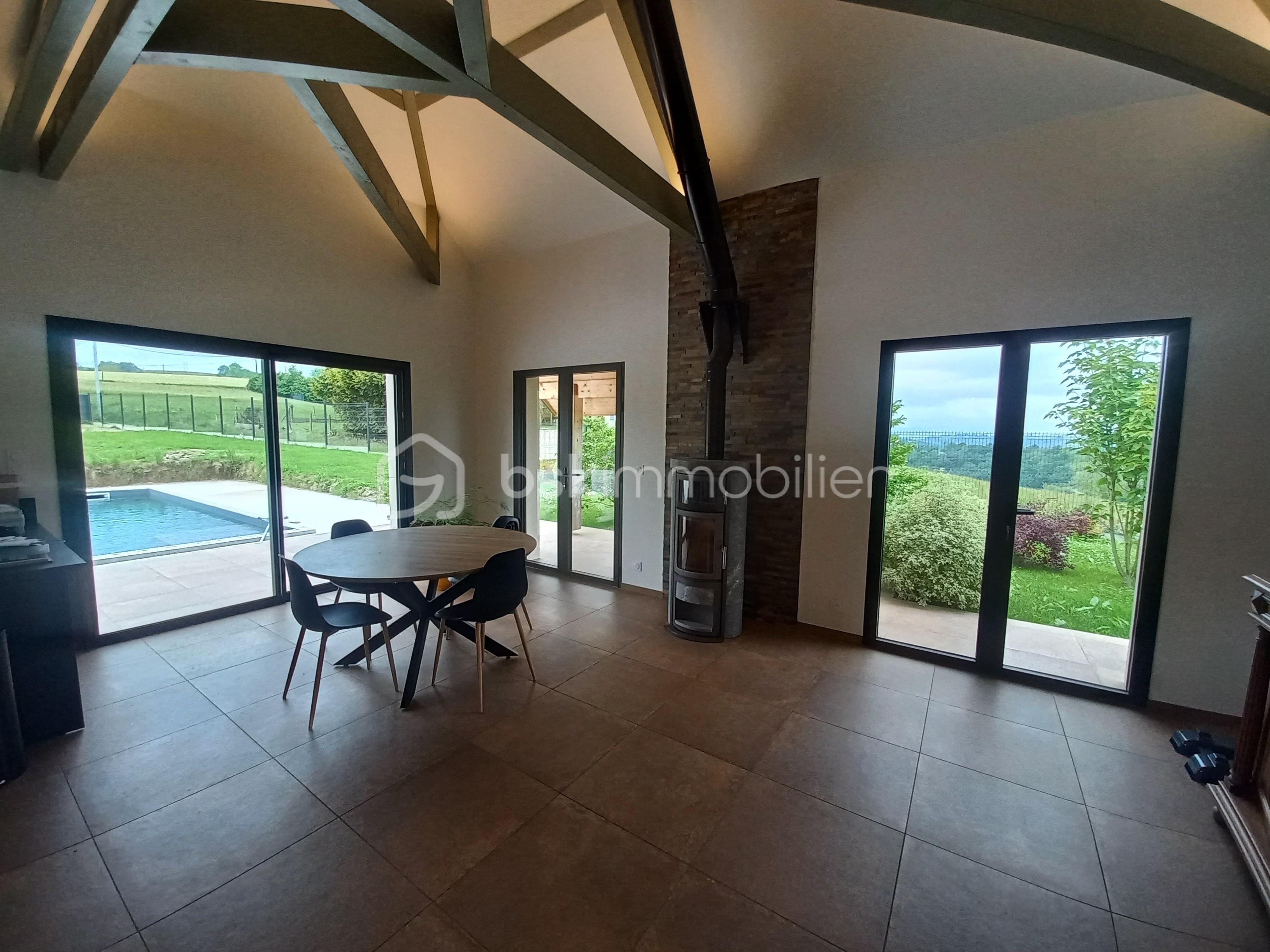 Maison traditionnelle de 220 m² - 20250519_141853 - Copie.jpg