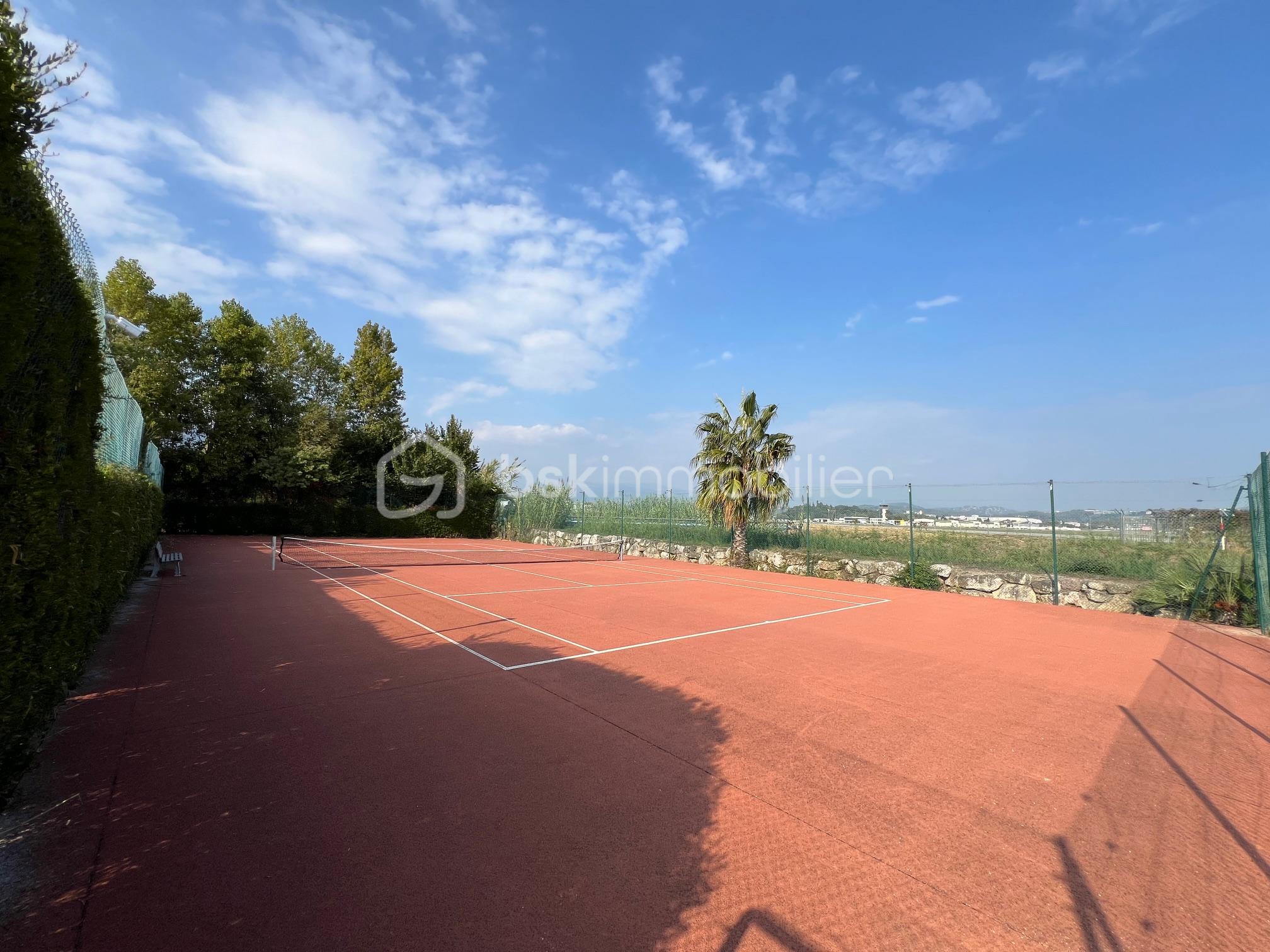 Appartement de 38,02 m² - TERRAIN TENNIS.jpg