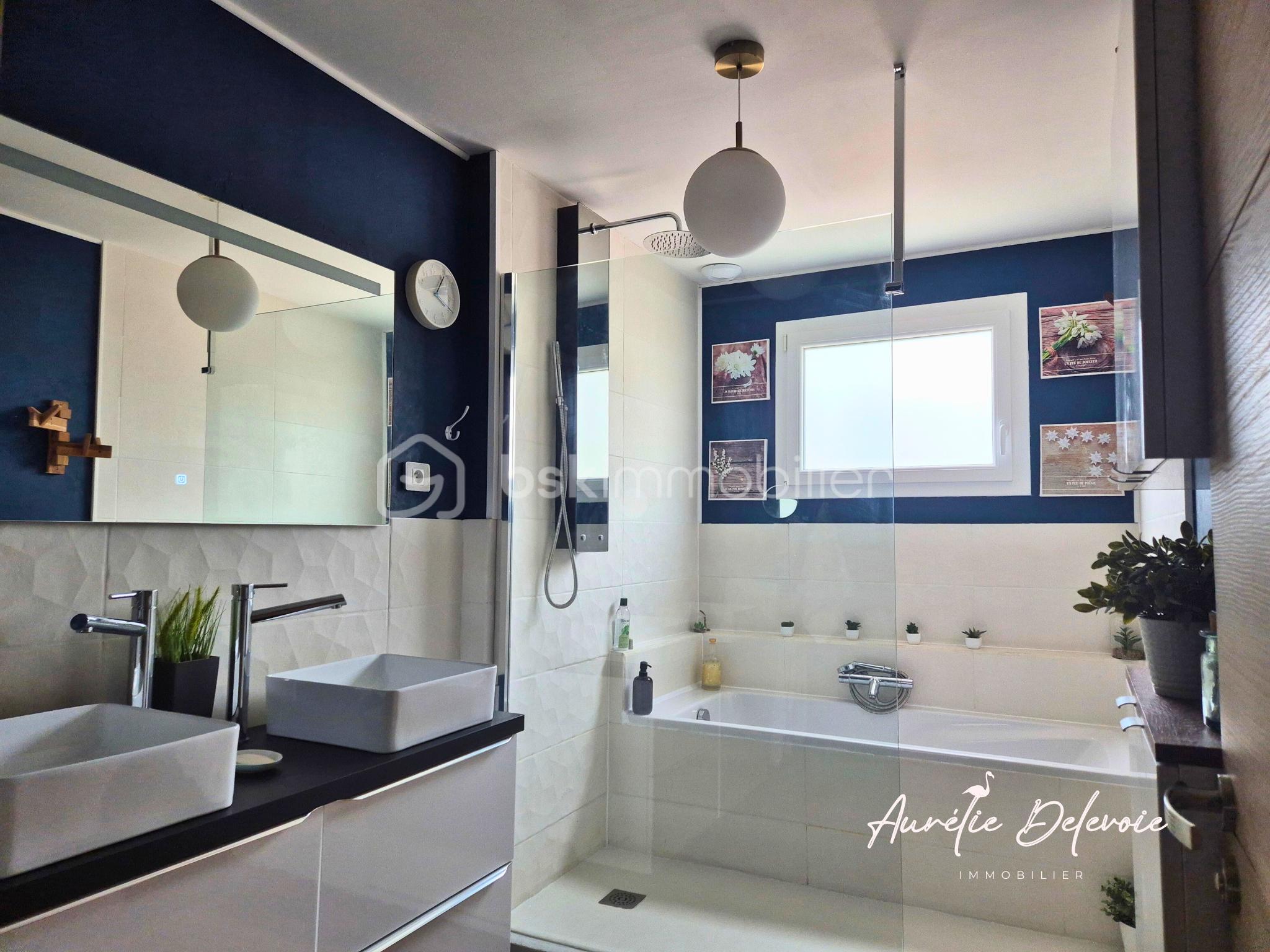 Maison traditionnelle de 135 m² - Salle de bain.png