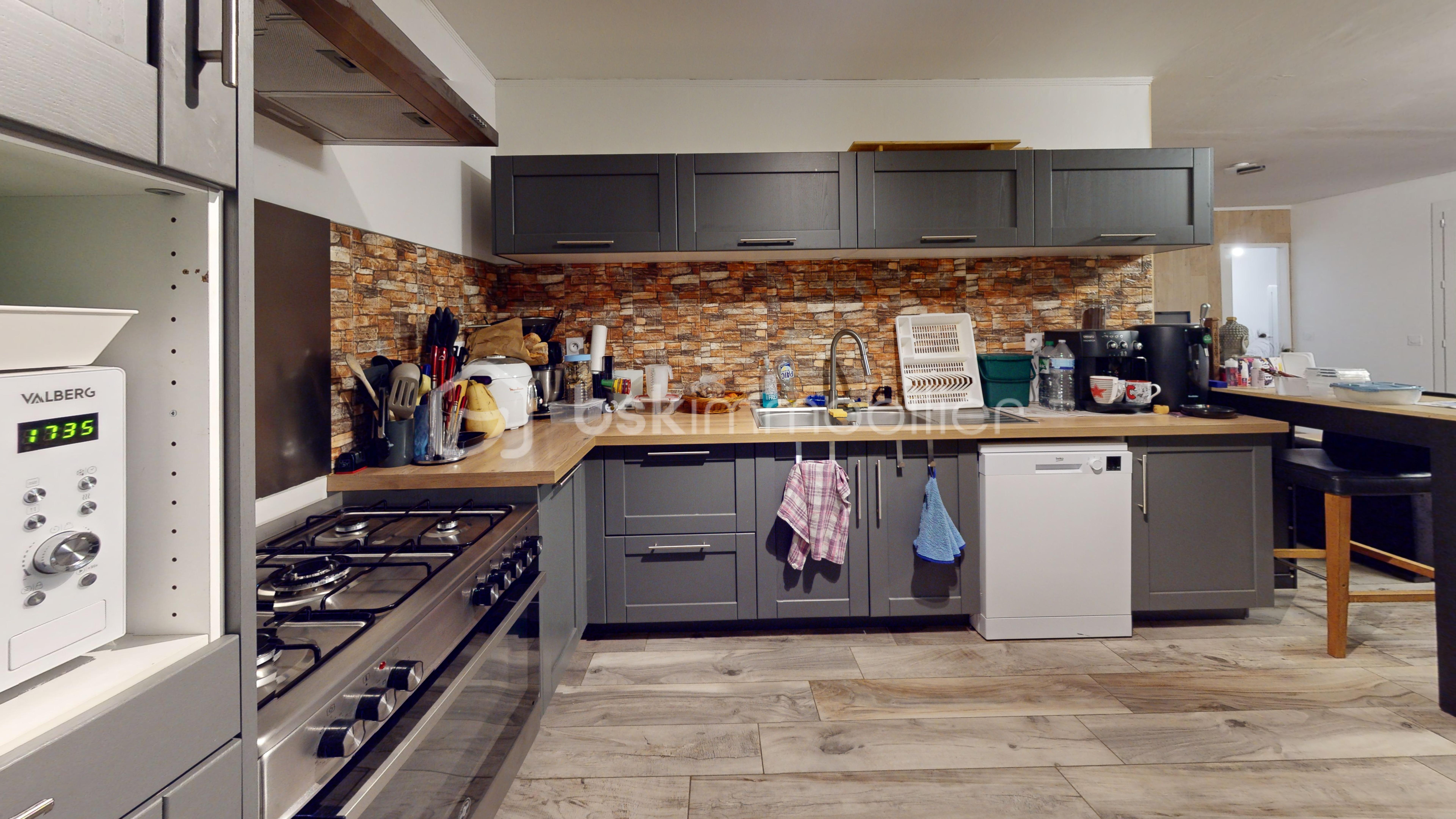 montlieu-la-garde-Kitchen.jpg