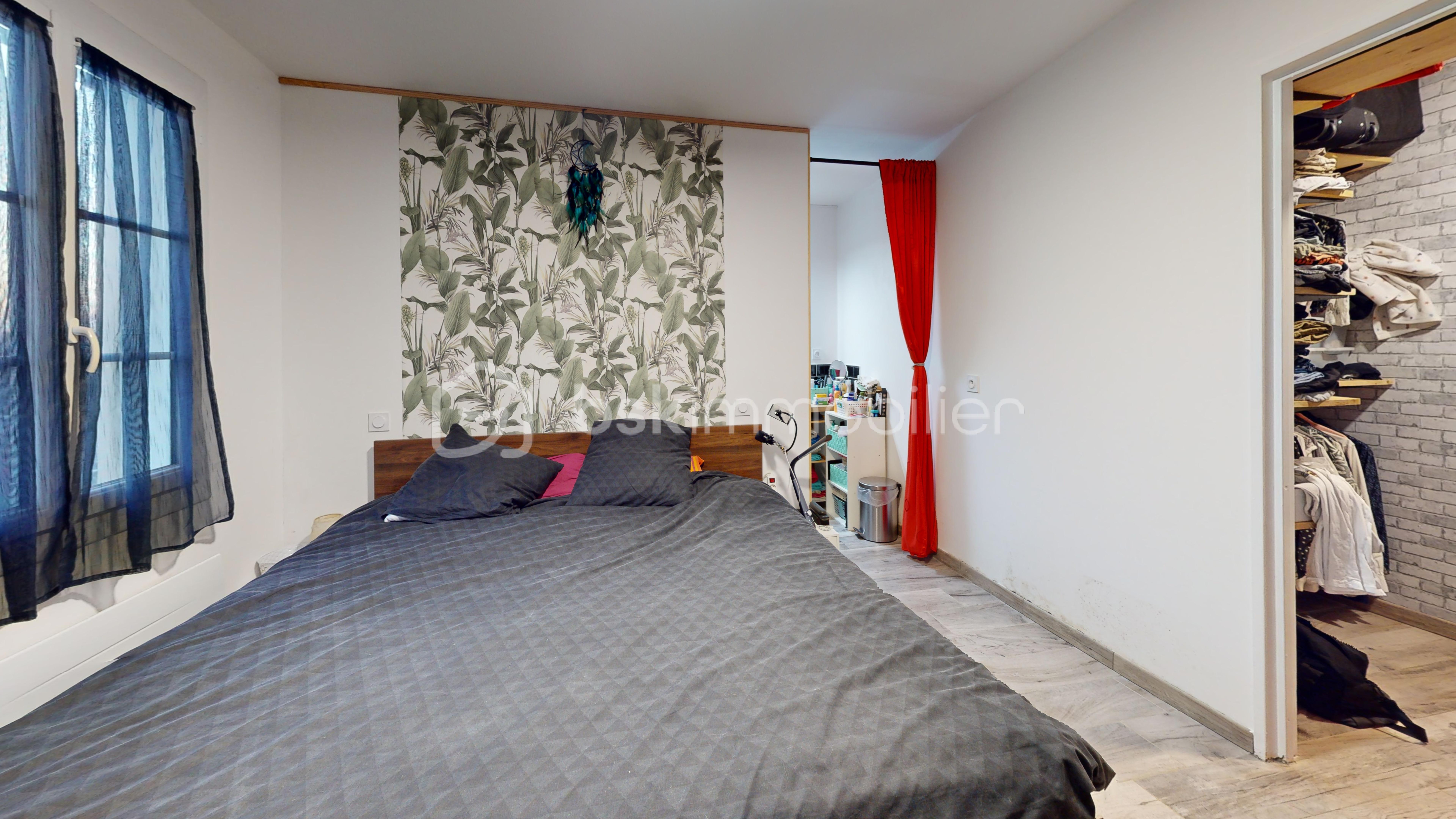 montlieu-la-garde-Bedroom.jpg