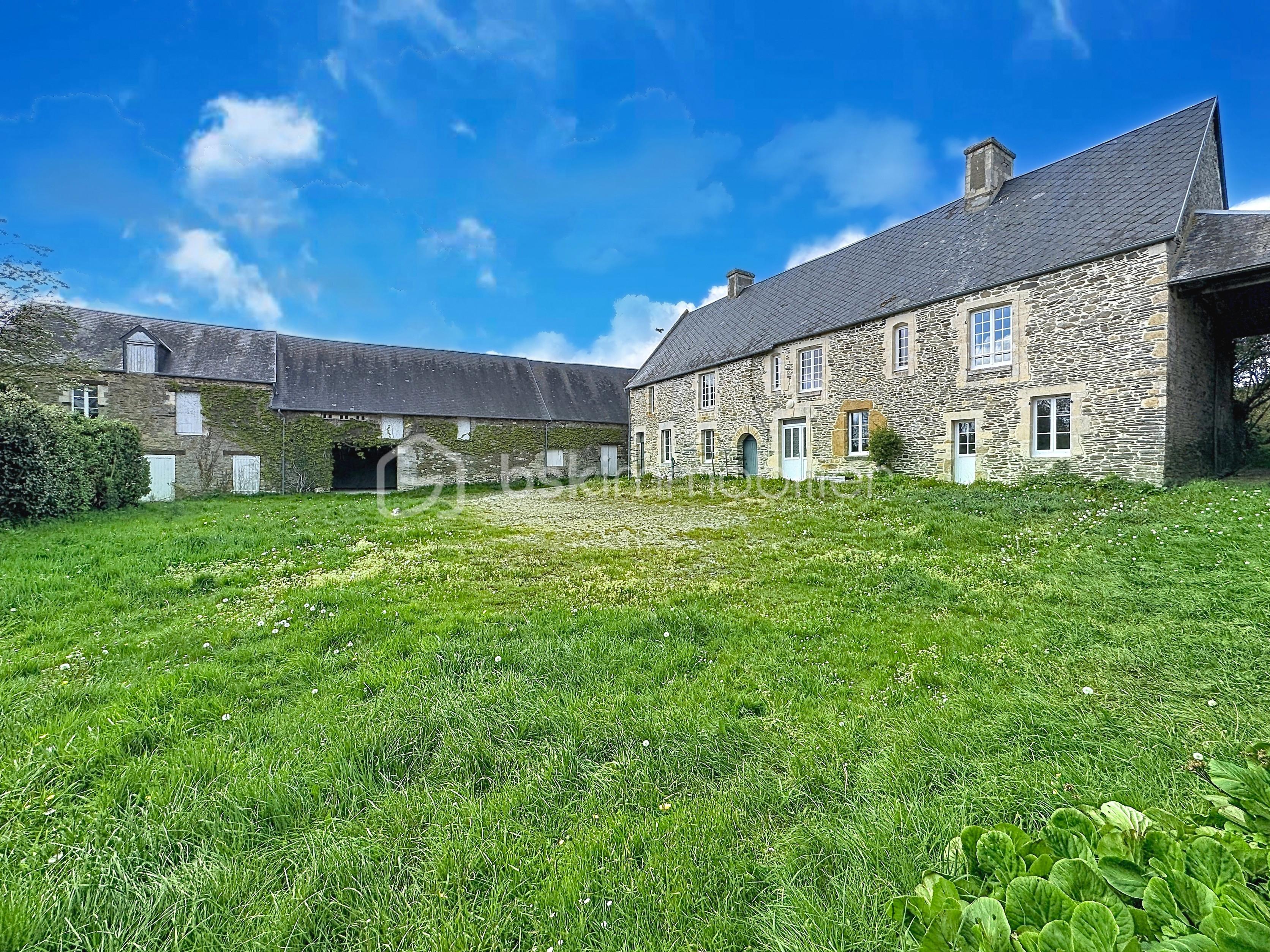Maison coté gauche.jpg