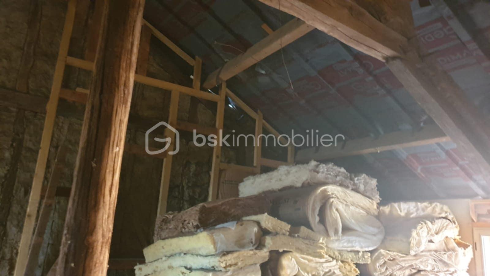 Immeuble mixte de 180 m² - dde9a16a-3226-4e3c-ac26-200647885e08.jpg