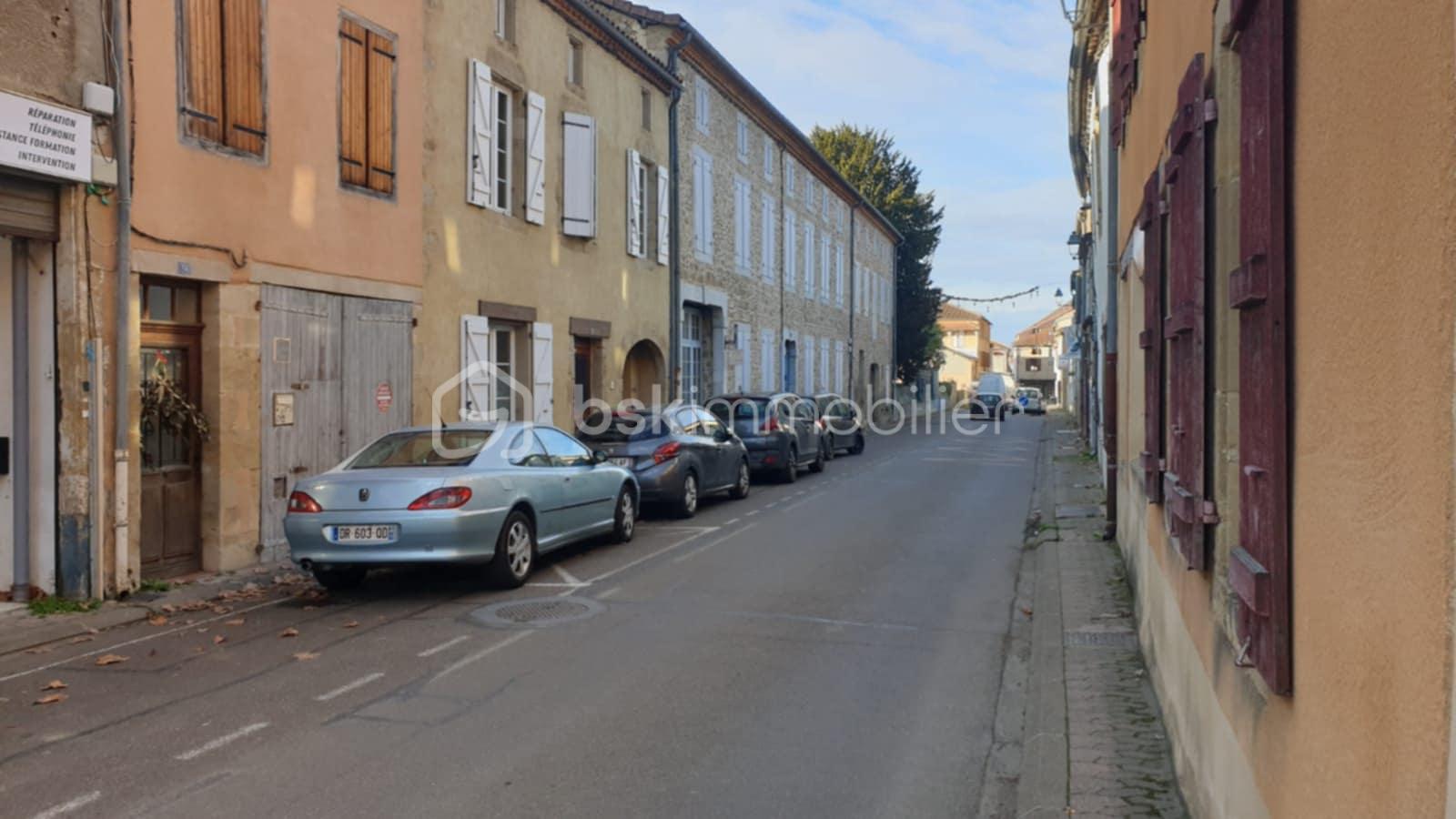 Immeuble mixte de 180 m² - c3ecc195-65b8-41b1-883a-72f43584d607.jpg