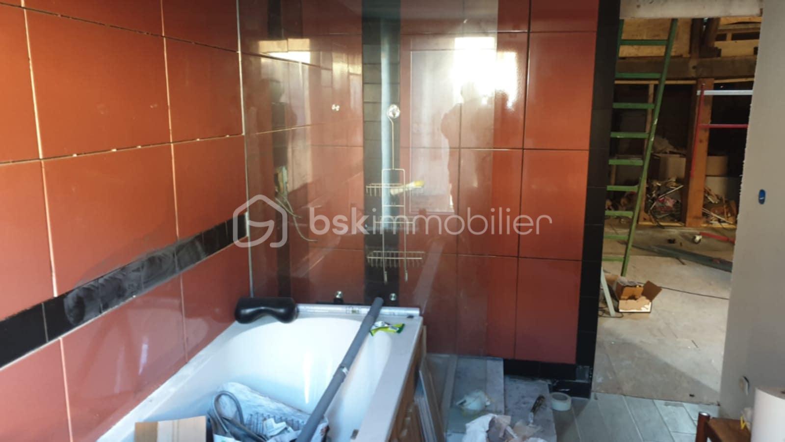 Immeuble mixte de 180 m² - c3a2c931-44e9-4dad-b0be-92f28fb8af15.jpg