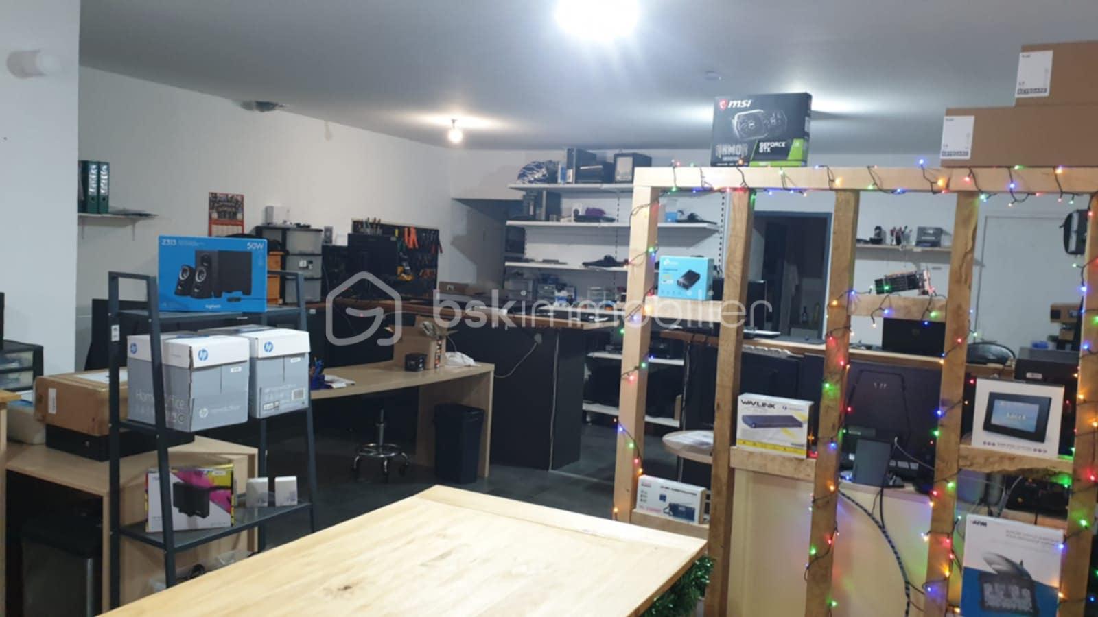 Immeuble mixte de 180 m² - 36432118-cca0-4766-bfd2-7a0a2adac178.jpg