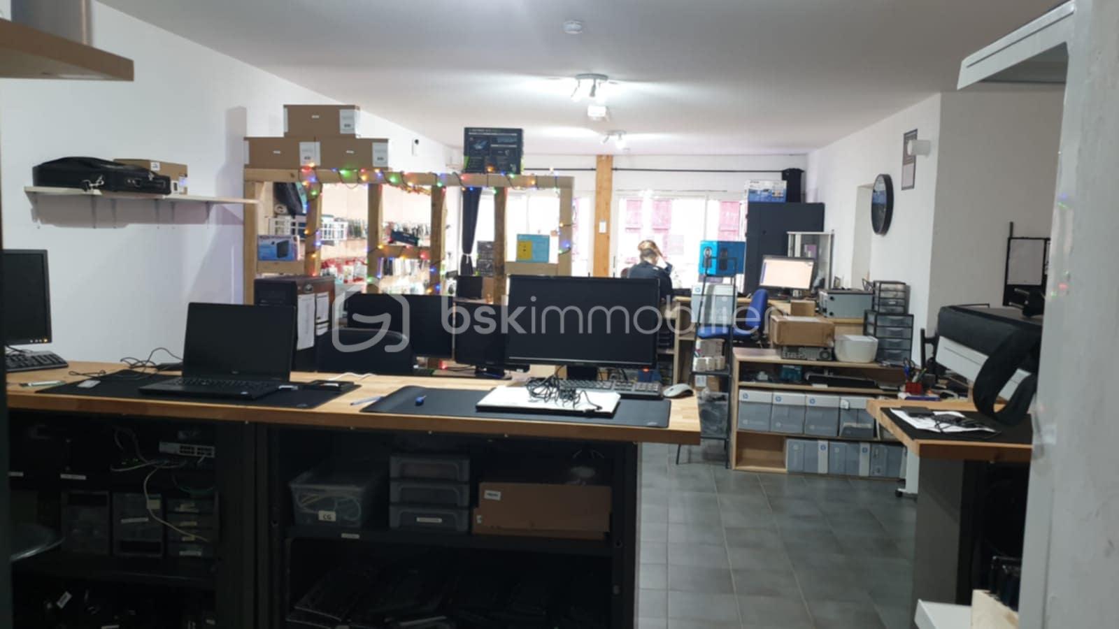 Immeuble mixte de 180 m² - e8583cfc-27ce-49b2-9fd7-b509da6835d5.jpg