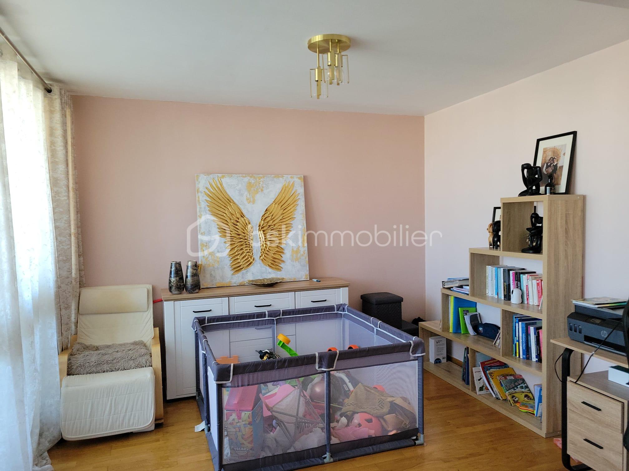 Appartement de 102,27 m² - quatrième chambre souare.jpg