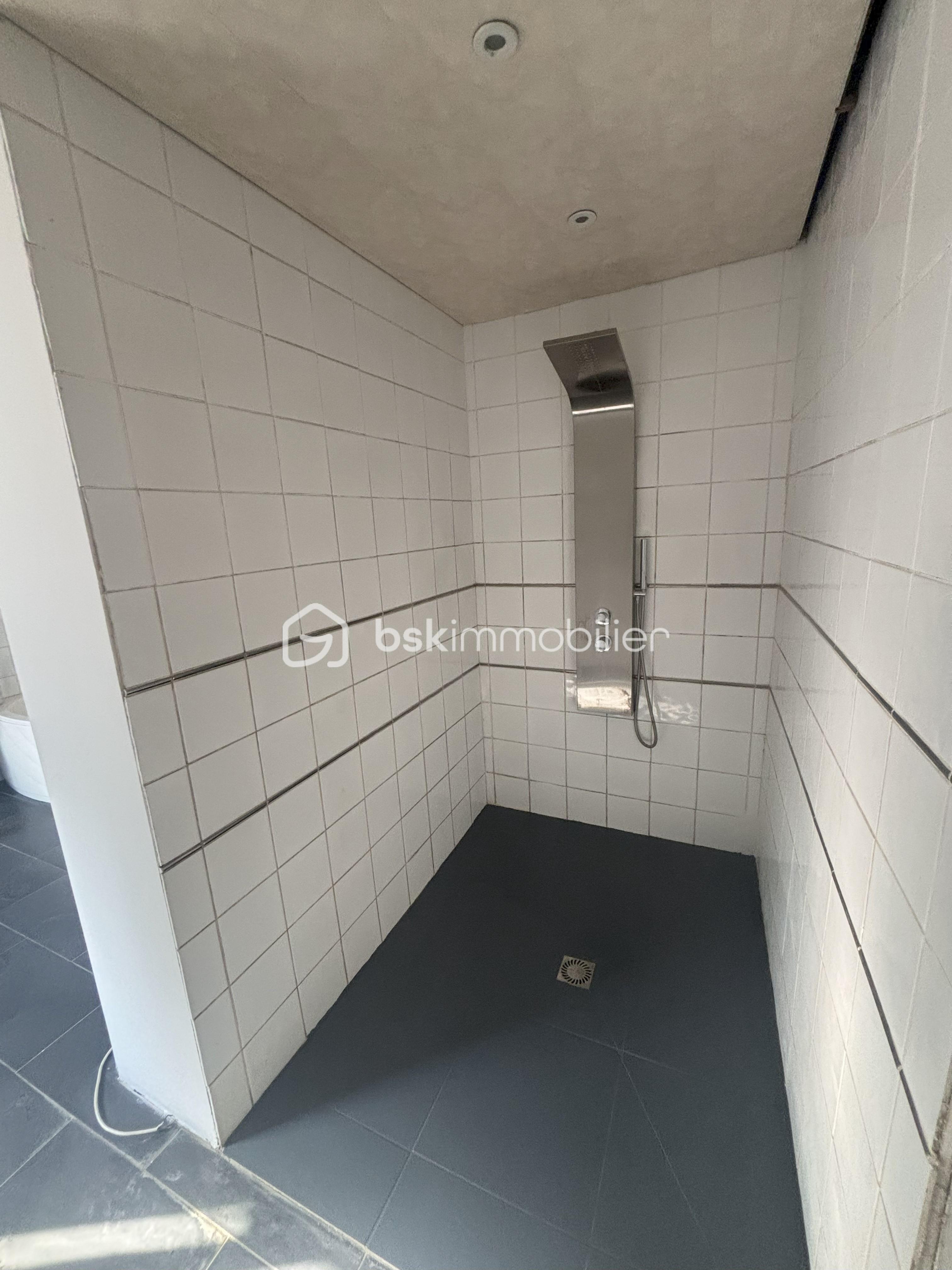 Corps de ferme de 220 m² - Douche ferme.jpg