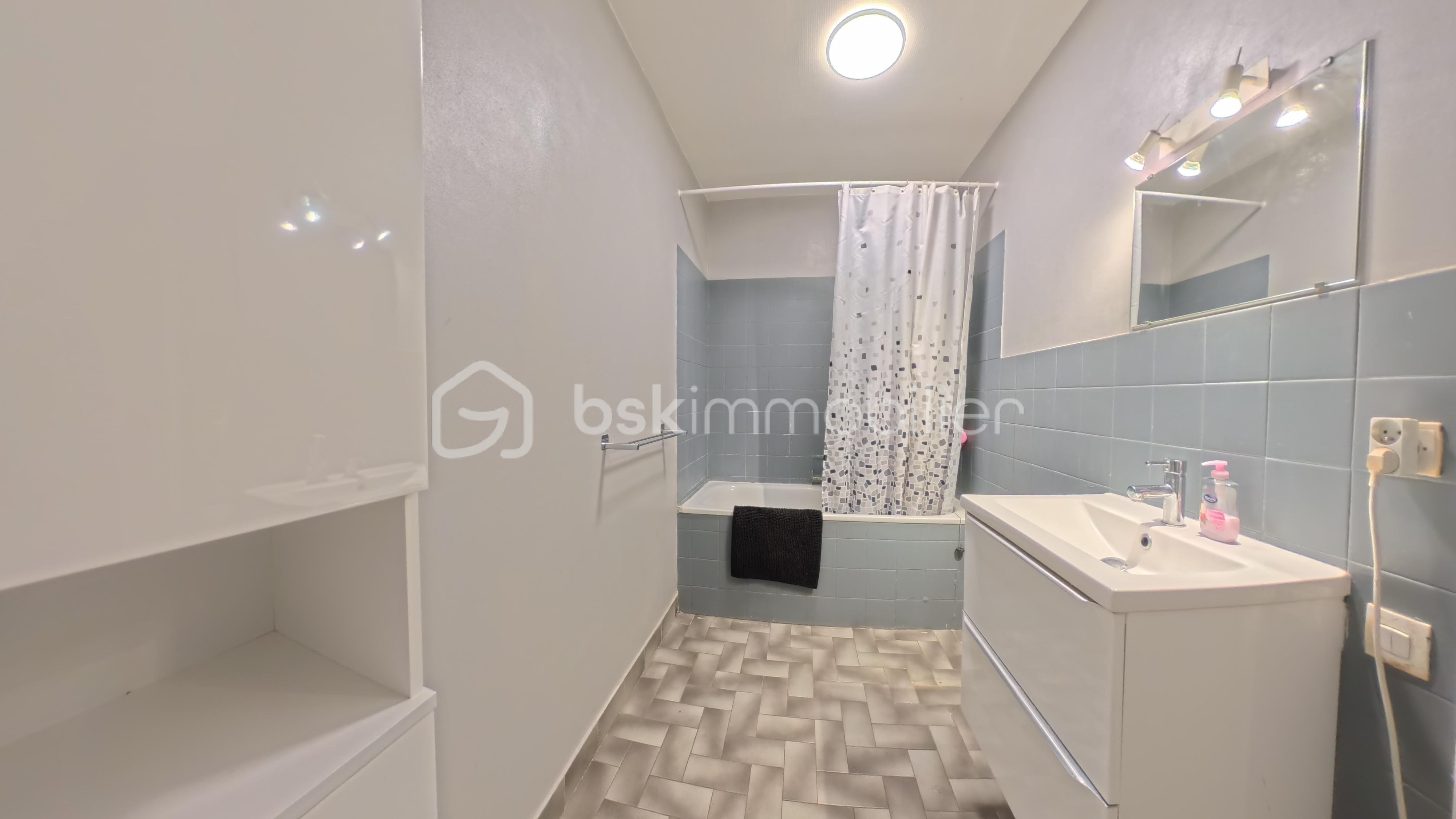 Appartement de 48,65 m² - sdb.jpg