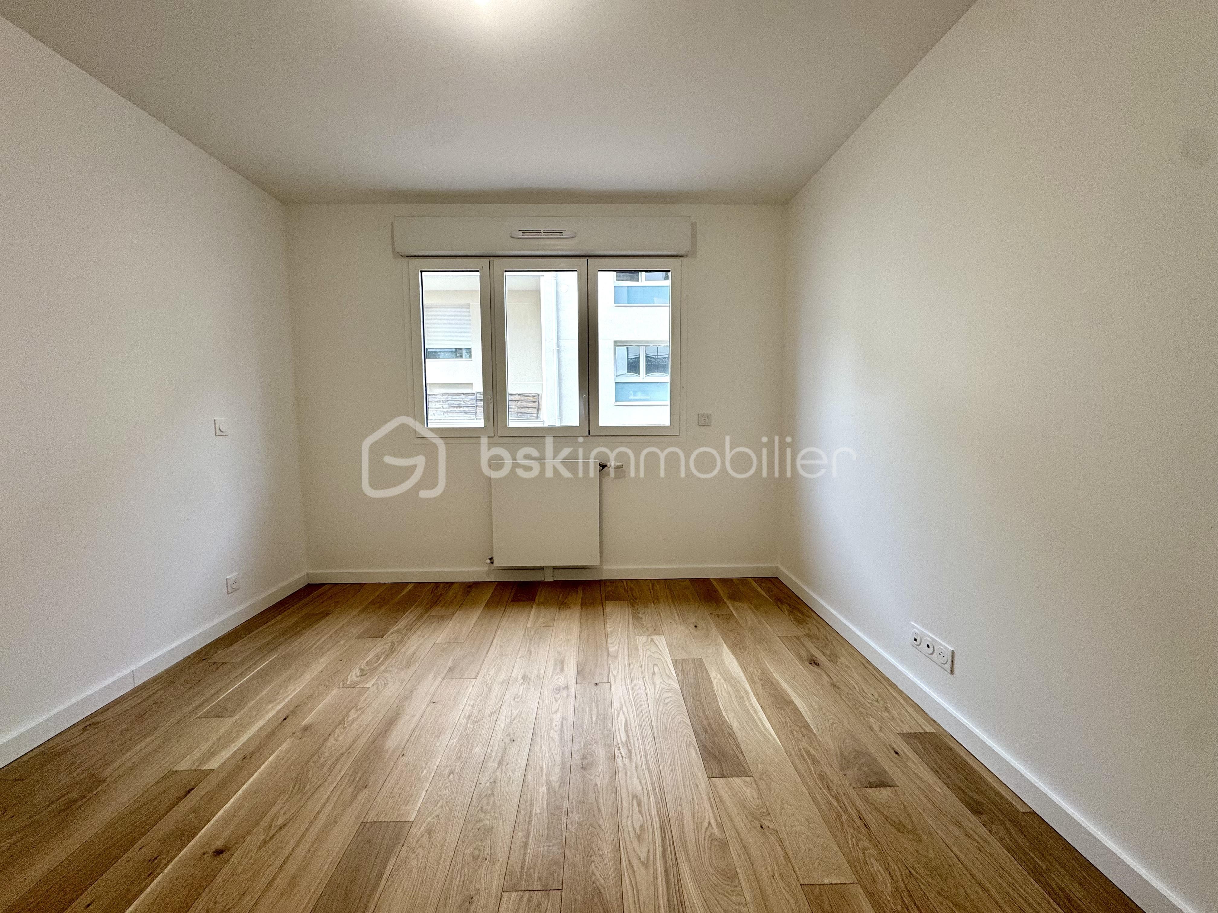 Appartement de 90,40 m² - Chambre 3 : Suite.jpg