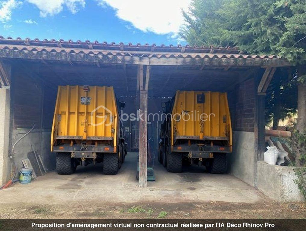 Terrain de 190 m² - PHOTO DE FACE AVEC 2 CAMIONS BENNES (MODIF IA).jpg