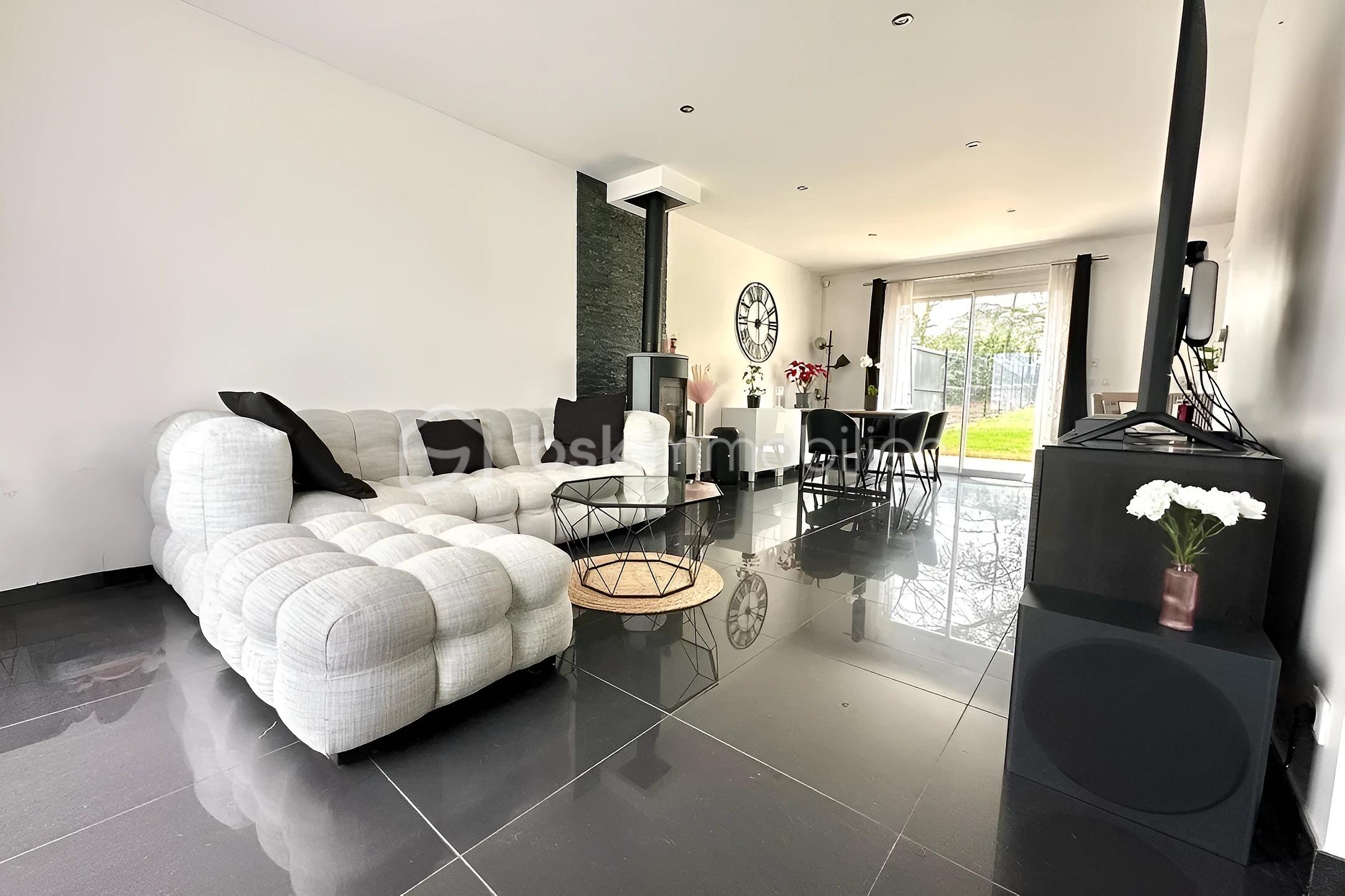 Maison de 143 m² - hoqi-94945f9c3ba846c5a3a8473025076700.jpg