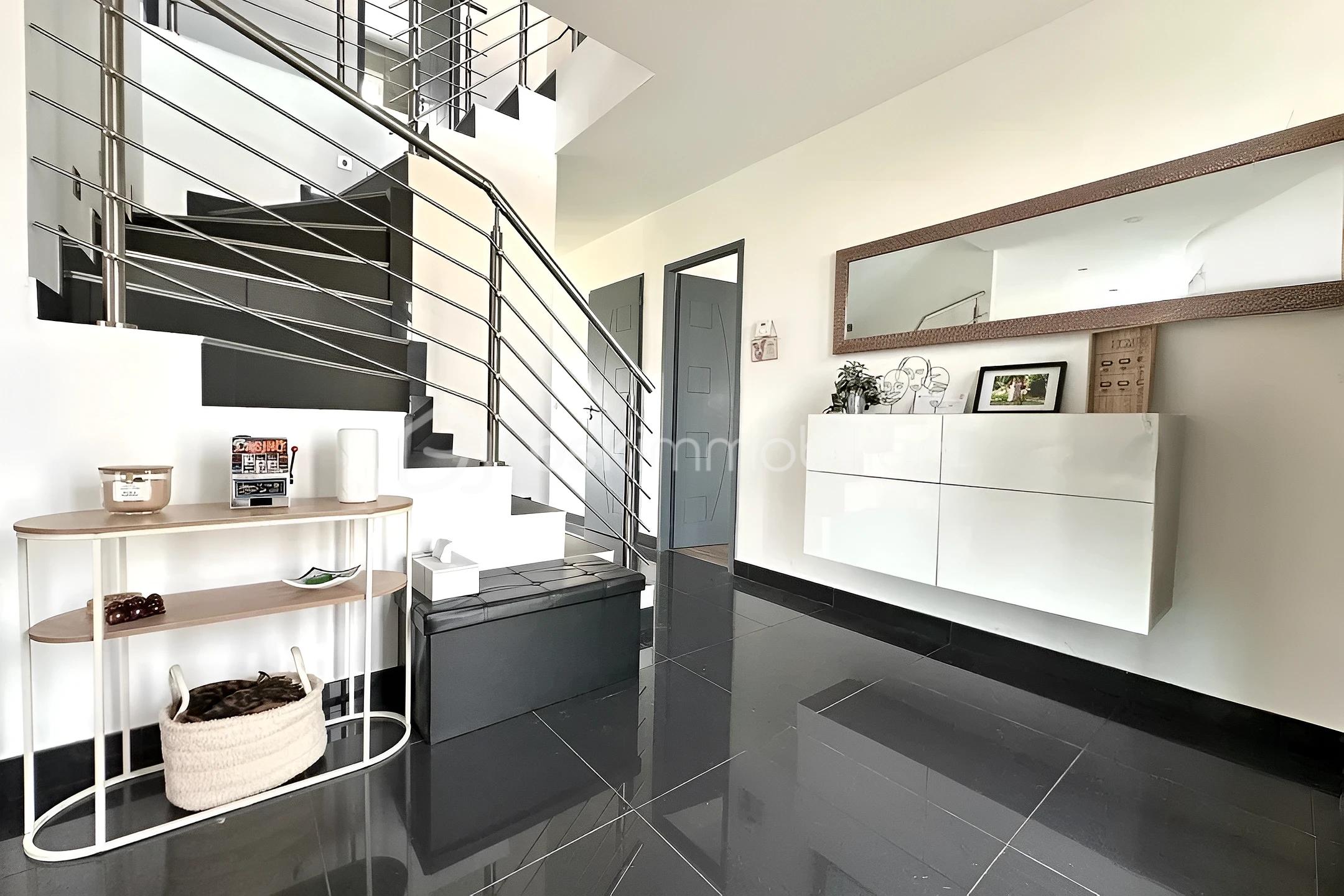 Maison de 143 m² - hoqi-09bf83541b074679a3aa230cf3fa99f0 (1).jpg