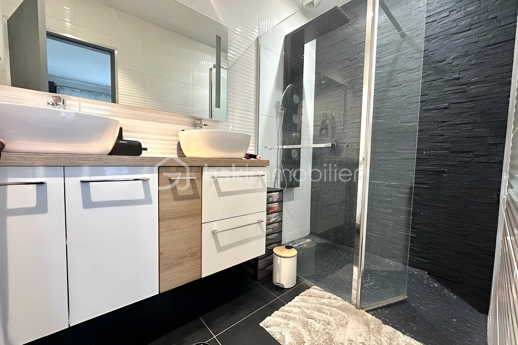 Maison de 143 m² - hoqi-e3abc52c8f284dde9b642b60abc3424c.jpg