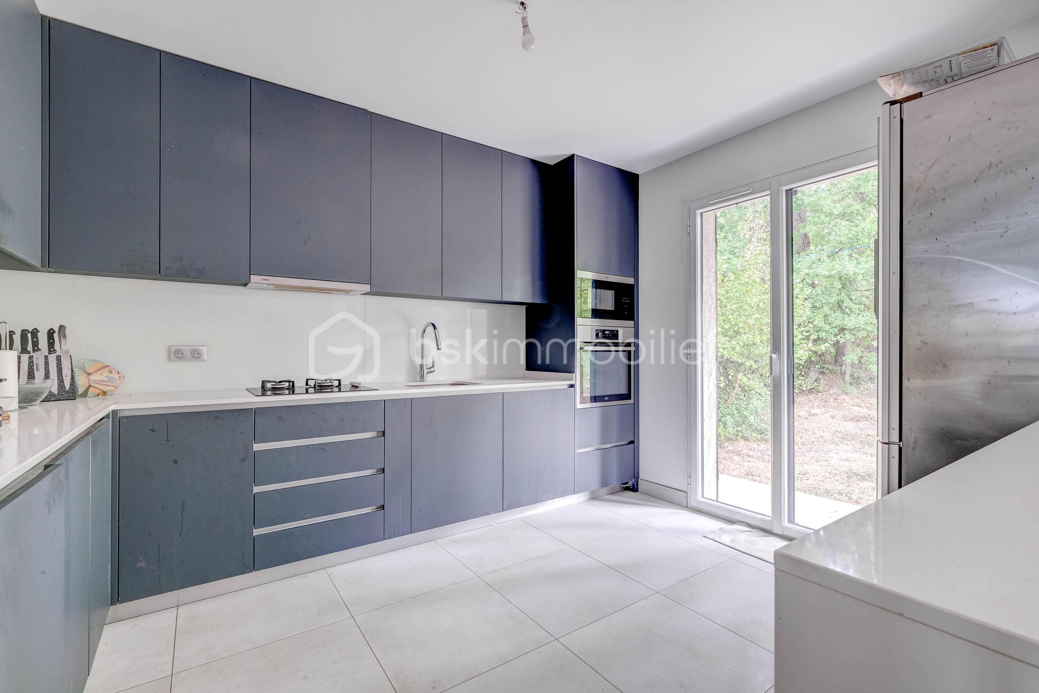 Maison 5 pièces 140 m² · à Condé-Sainte-Libiaire · 140 m² · 624 000 €
