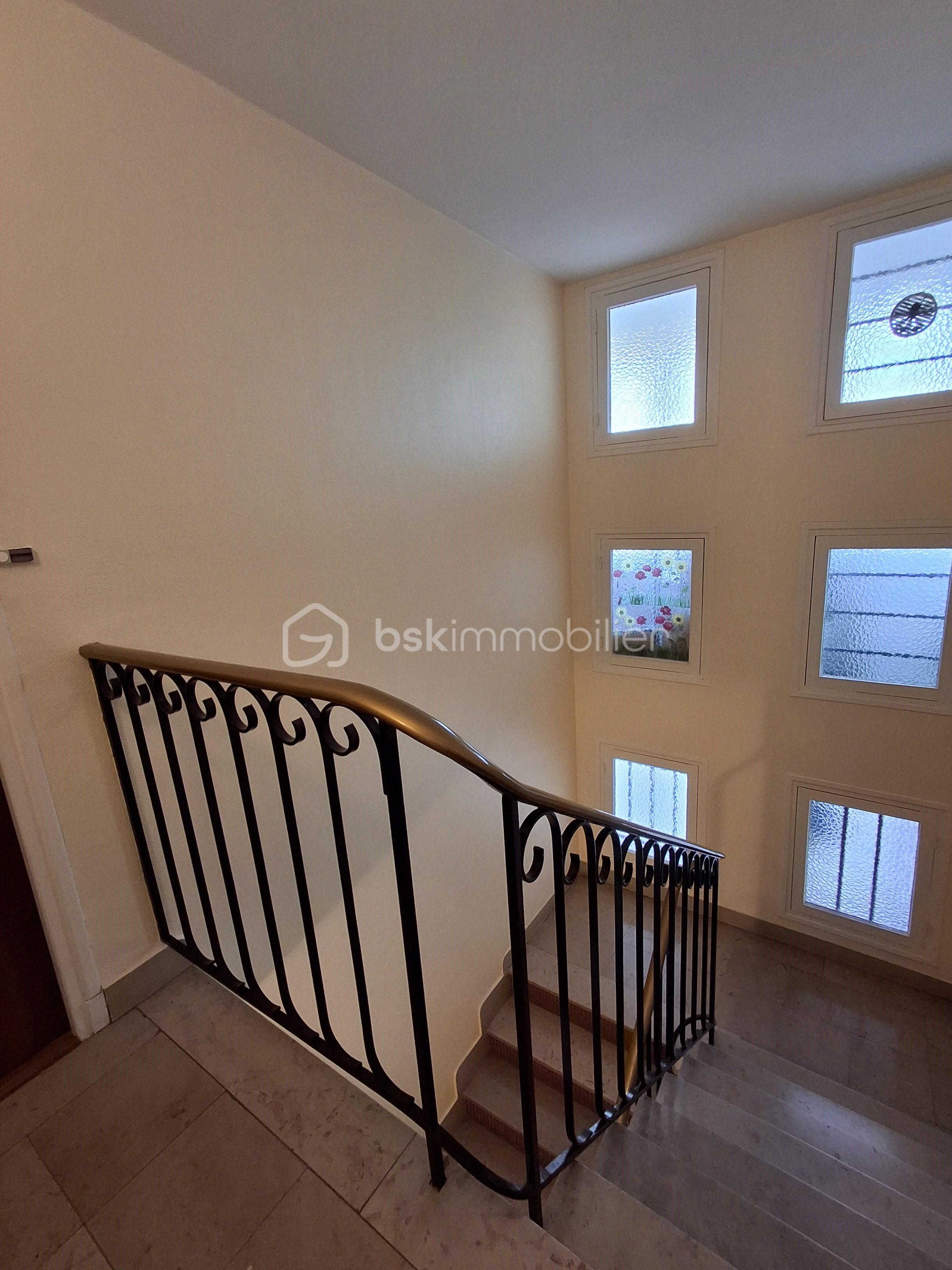 Cage escalier parties communes 2.jpg