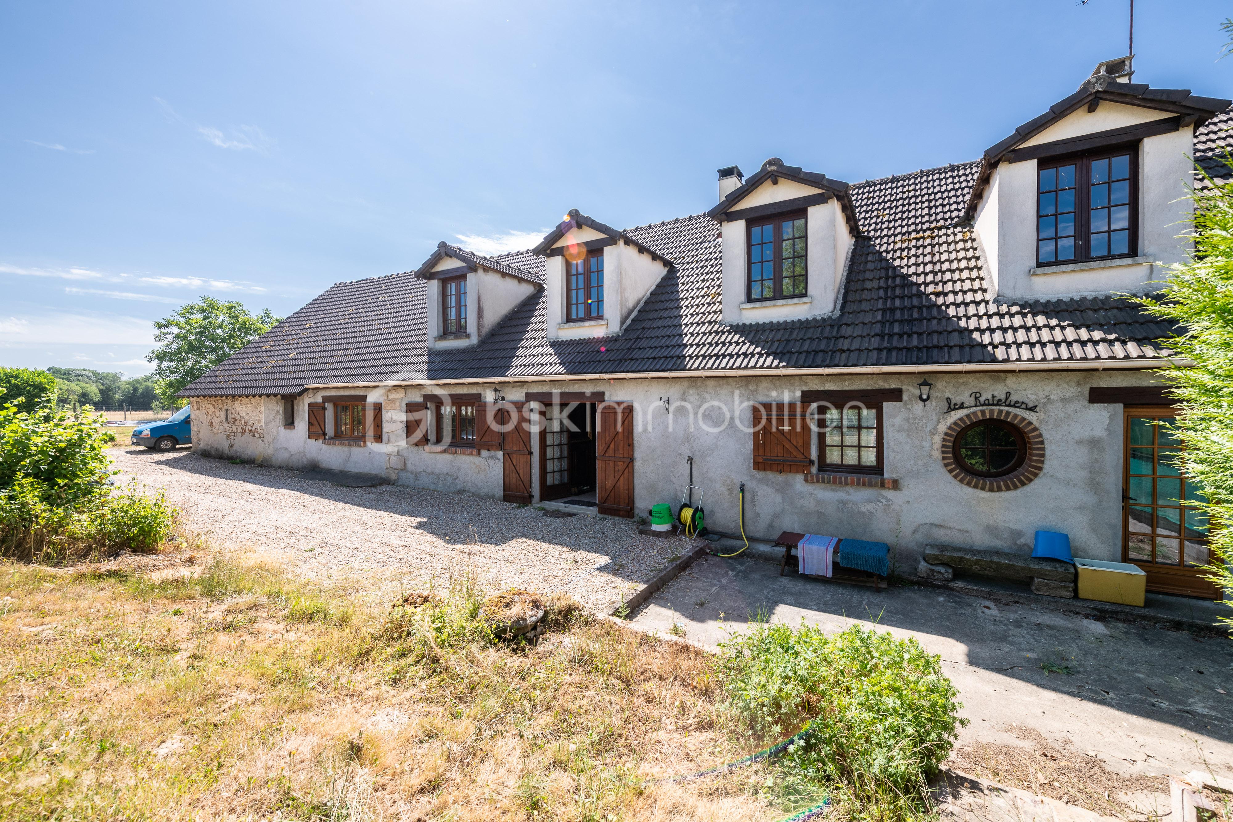Maison 6 pièces 165 m² · à Saint-Loup-d'Ordon · 165 m² · 190 000 €