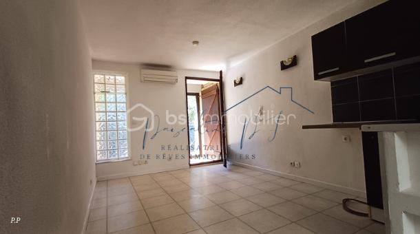 Appartement de 20 m² - SEJOUR 1.png