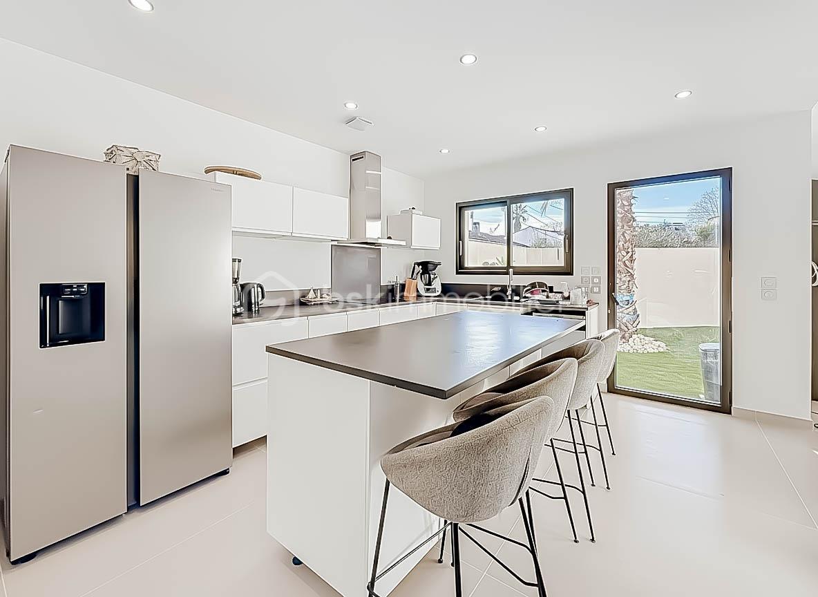 Maison contemporaine de 170 m² - PHOTO-2026-01-13-00-16-38 5.jpg