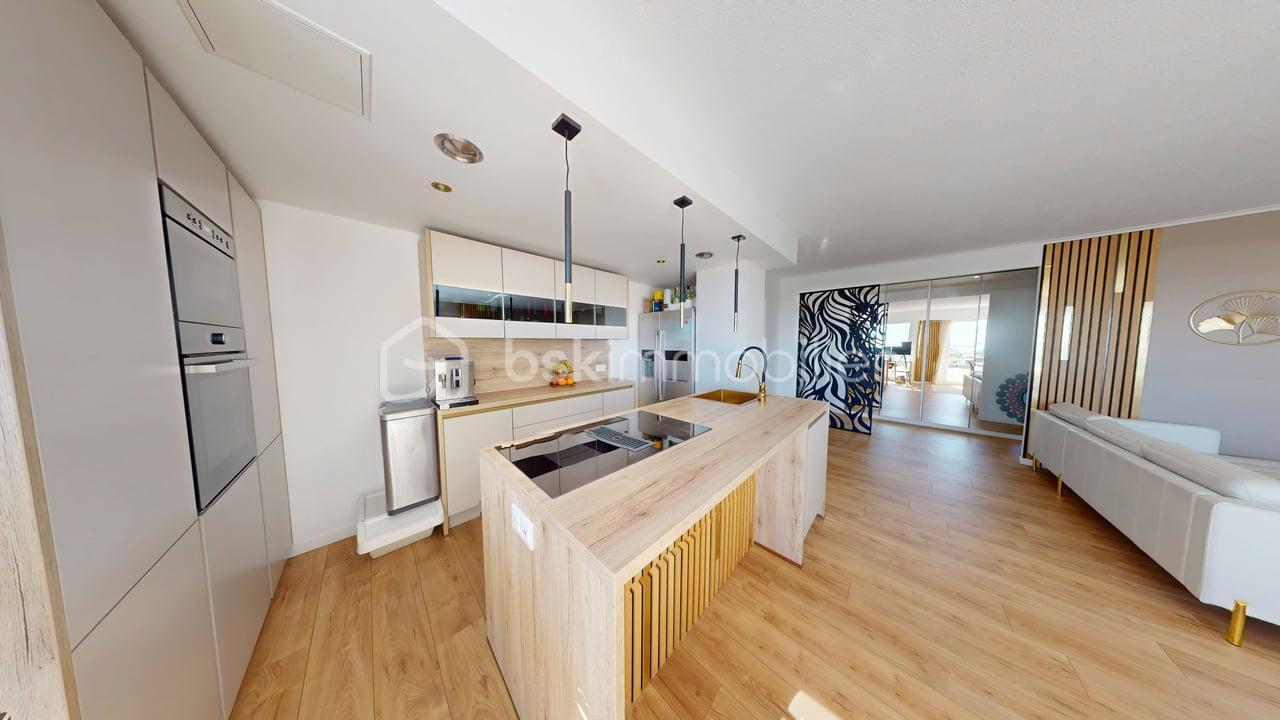 Appartement de 92 m² - 4-PIECES-VUE-MER-92m-St-Laurent-du-Var-11132025_120107 2.jpg