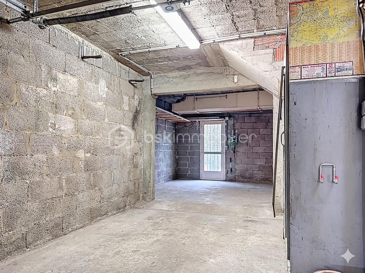 garage gauche vide.png