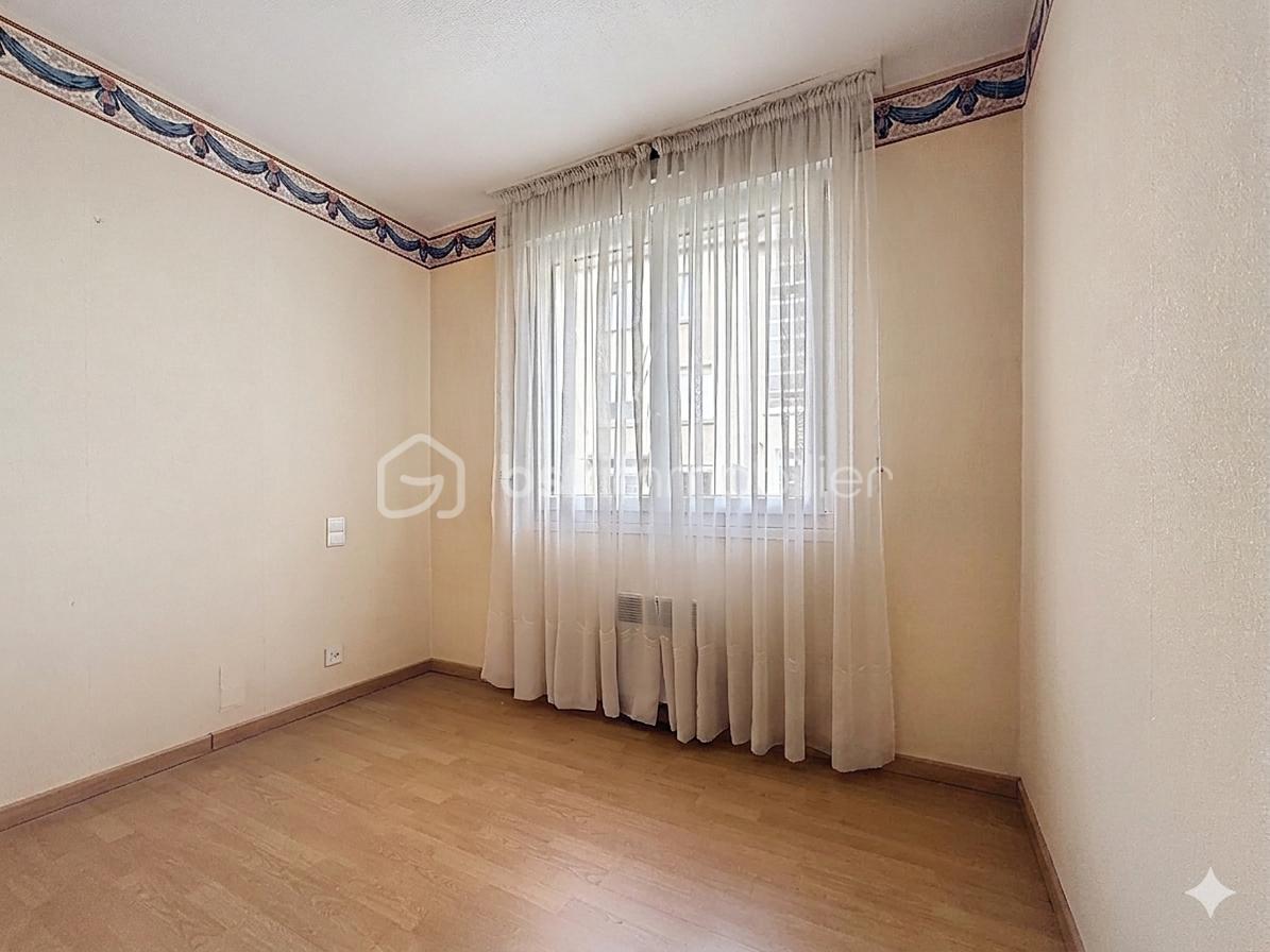 petite bchambre bureau.png