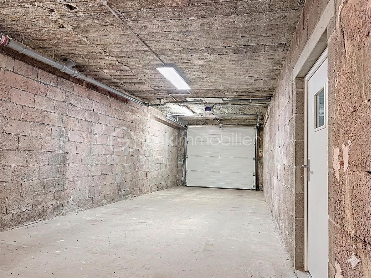 grand garage droite.png