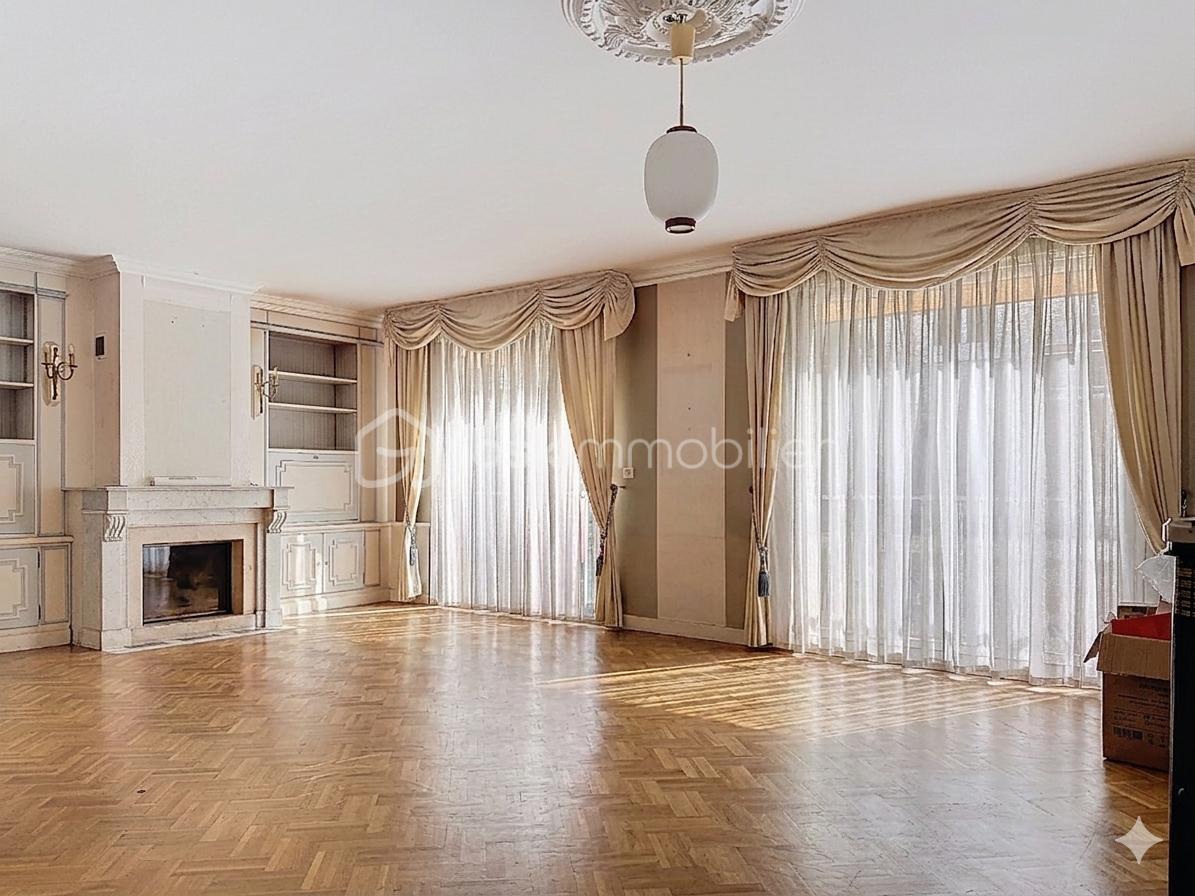 sejour salon vide.png