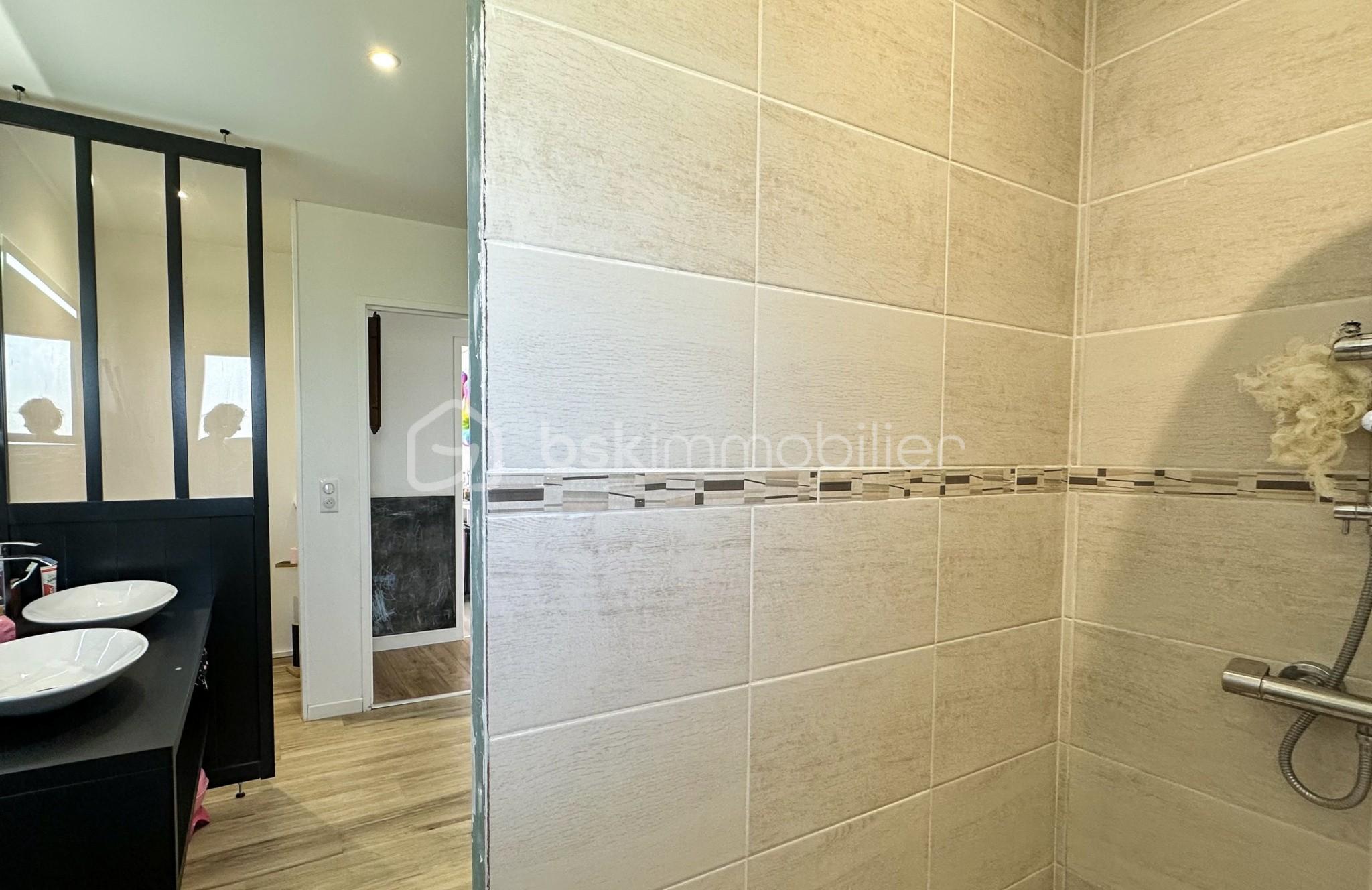 Maison traditionnelle de 115 m² - photodouche.jpg