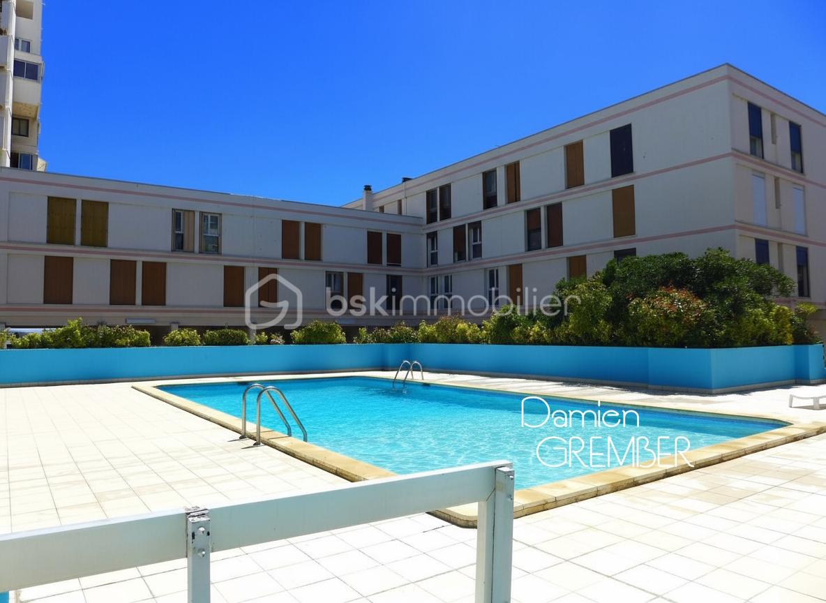 Appartement de 81,11 m² - Piscine.jpg